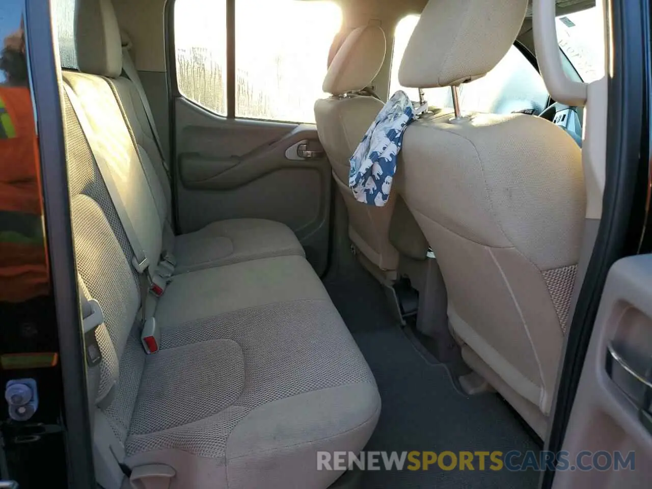 10 Photograph of a damaged car 1N6AD0ER4KN770365 NISSAN FRONTIER 2019