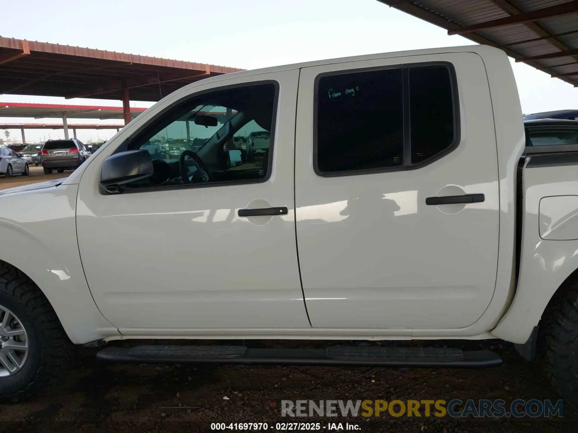 14 Photograph of a damaged car 1N6AD0ER4KN880316 NISSAN FRONTIER 2019