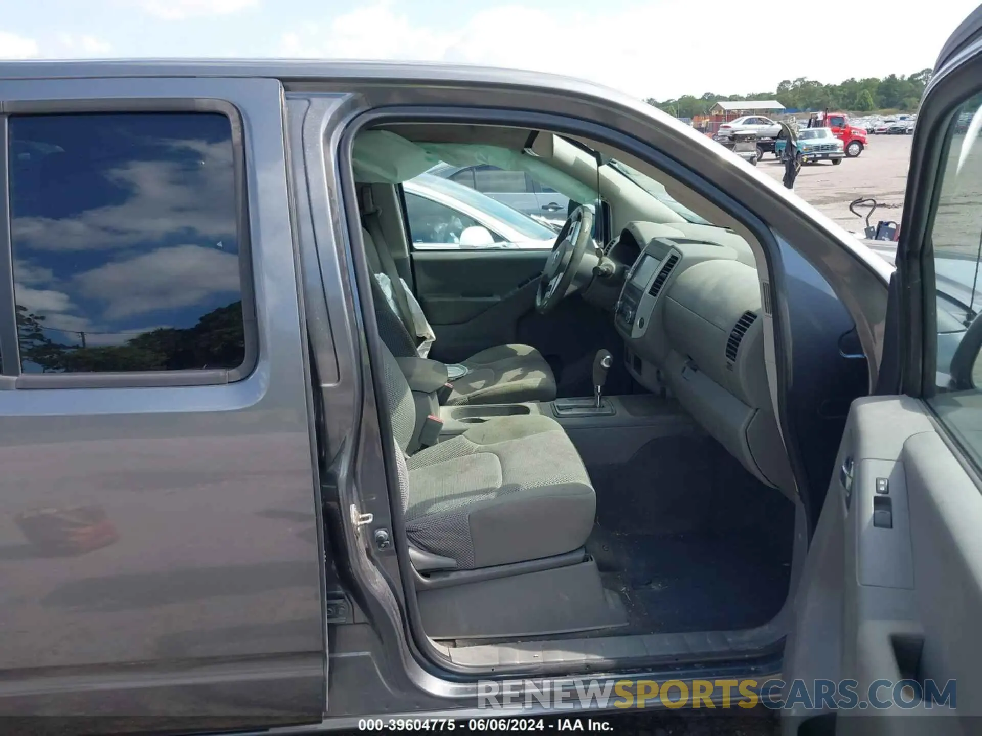5 Photograph of a damaged car 1N6AD0ER5KN774943 NISSAN FRONTIER 2019