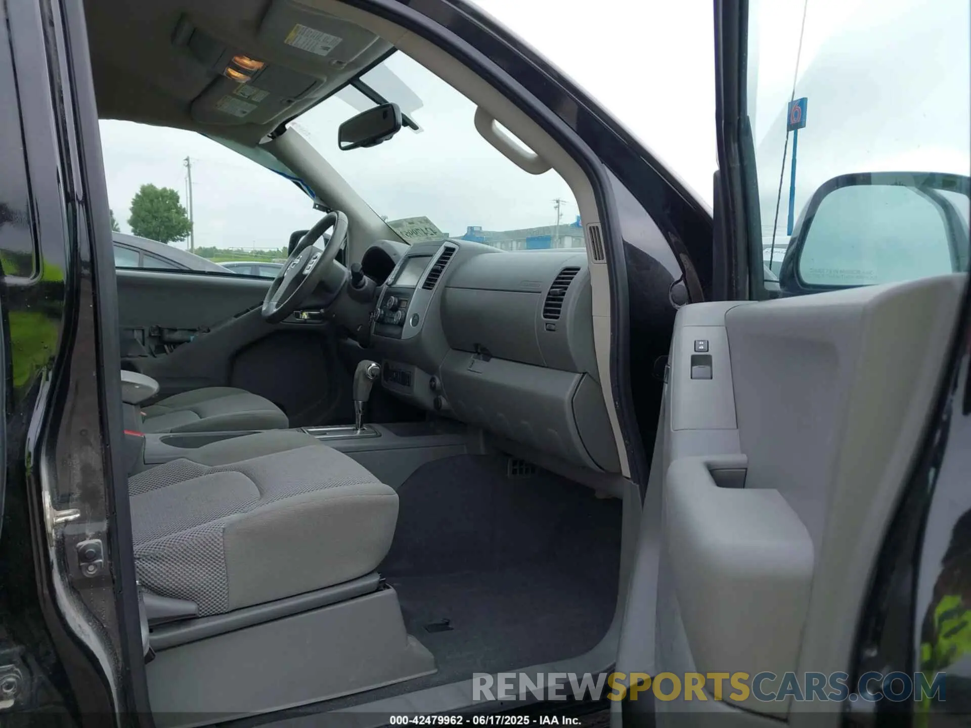 5 Photograph of a damaged car 1N6AD0ER5KN797638 NISSAN FRONTIER 2019