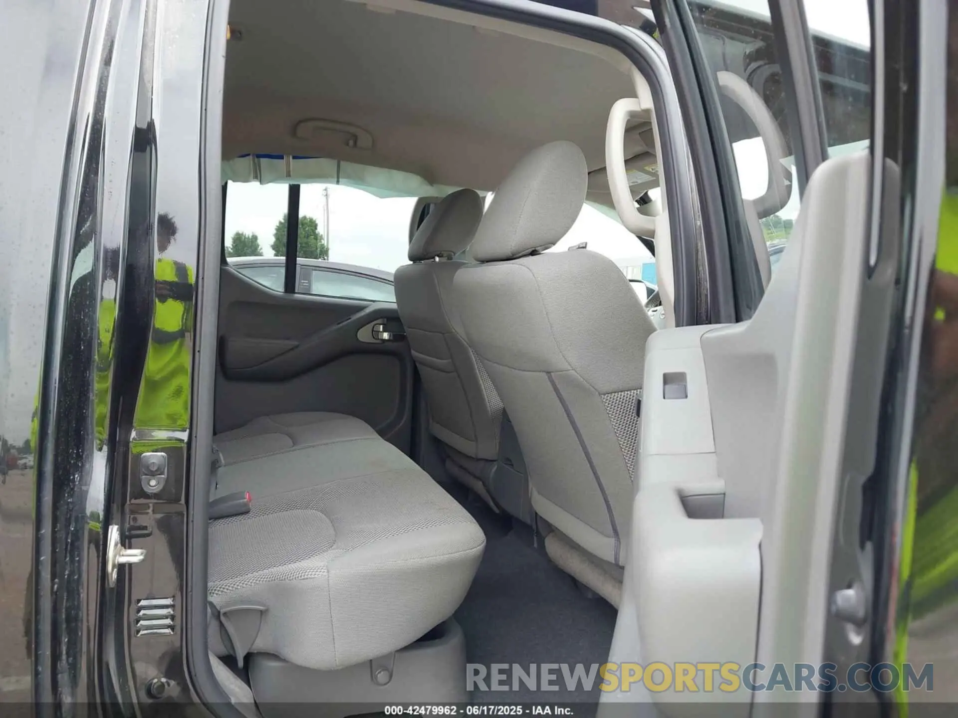 8 Photograph of a damaged car 1N6AD0ER5KN797638 NISSAN FRONTIER 2019