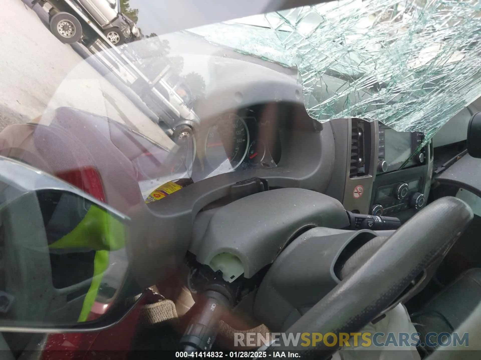 7 Photograph of a damaged car 1N6AD0ER6KN741062 NISSAN FRONTIER 2019