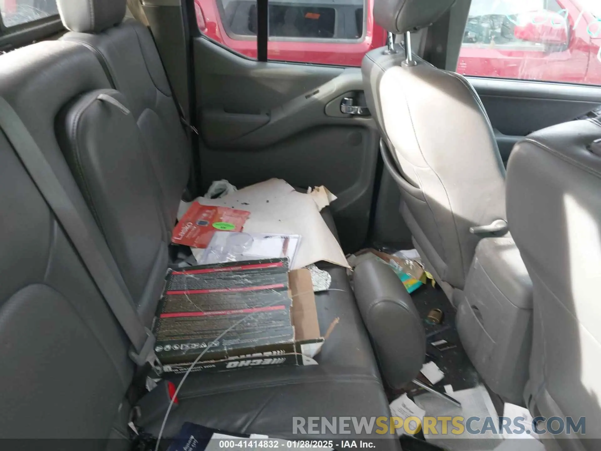 8 Photograph of a damaged car 1N6AD0ER6KN741062 NISSAN FRONTIER 2019