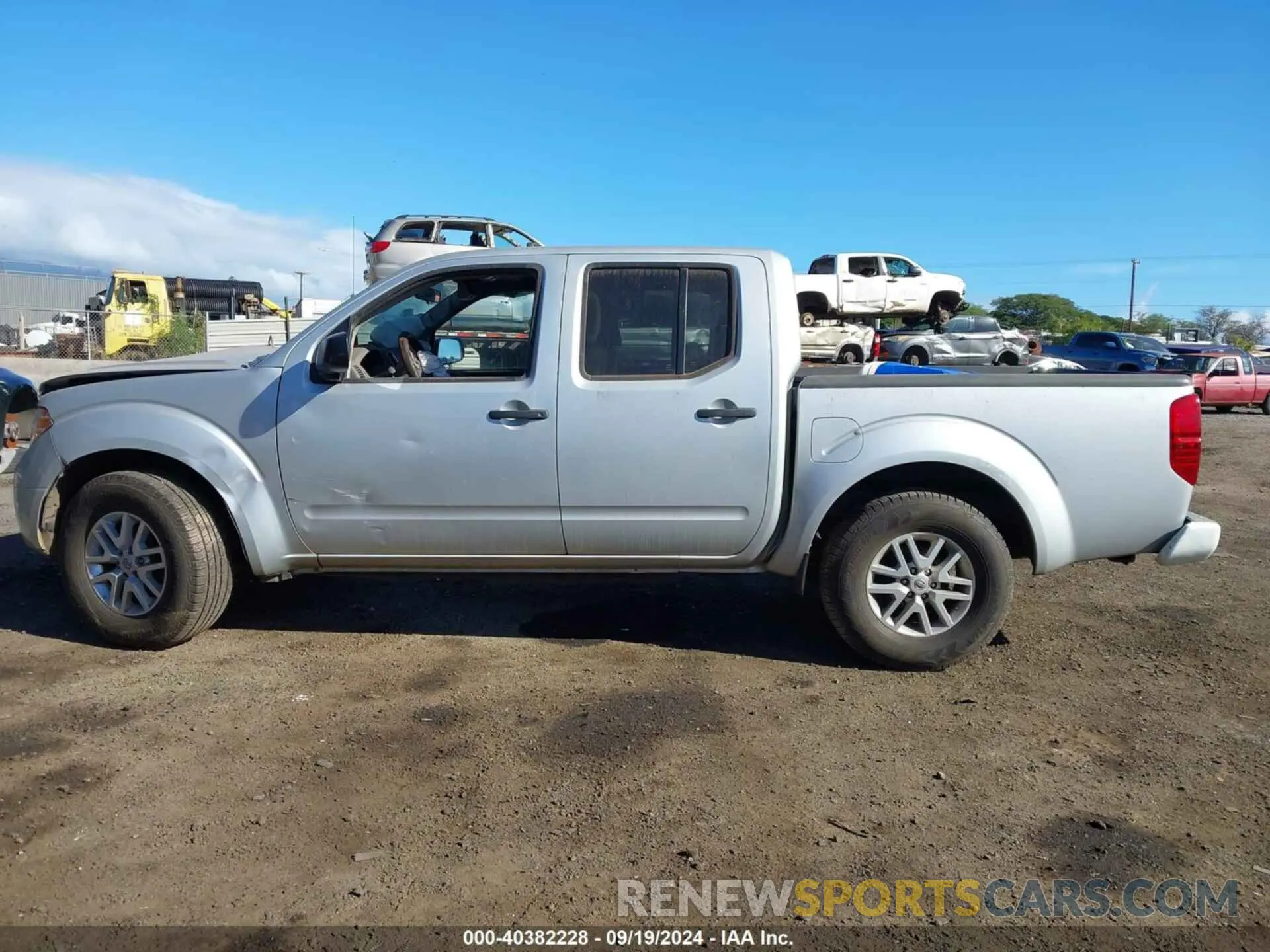 14 Photograph of a damaged car 1N6AD0ER7KN785779 NISSAN FRONTIER 2019