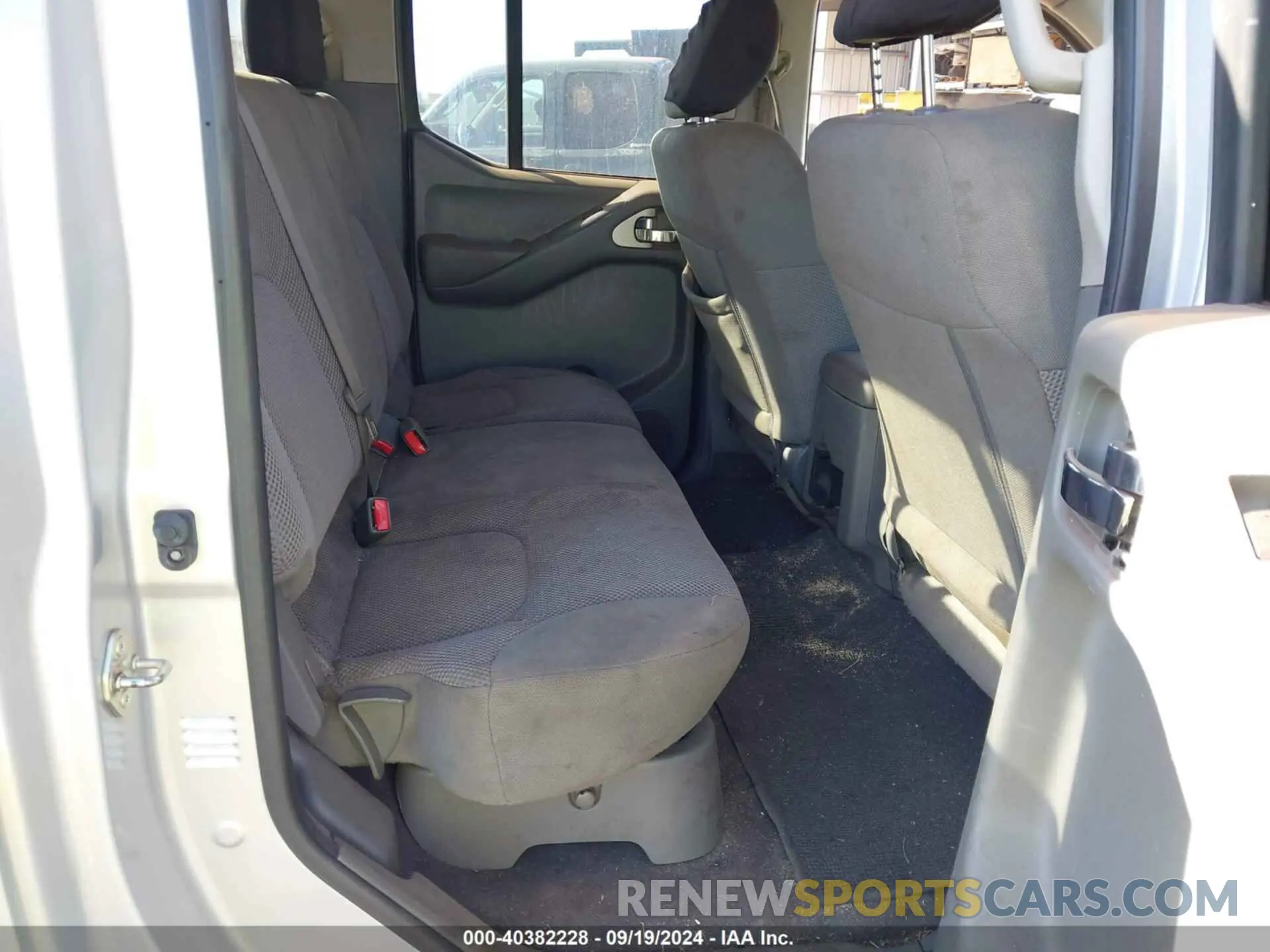 8 Photograph of a damaged car 1N6AD0ER7KN785779 NISSAN FRONTIER 2019