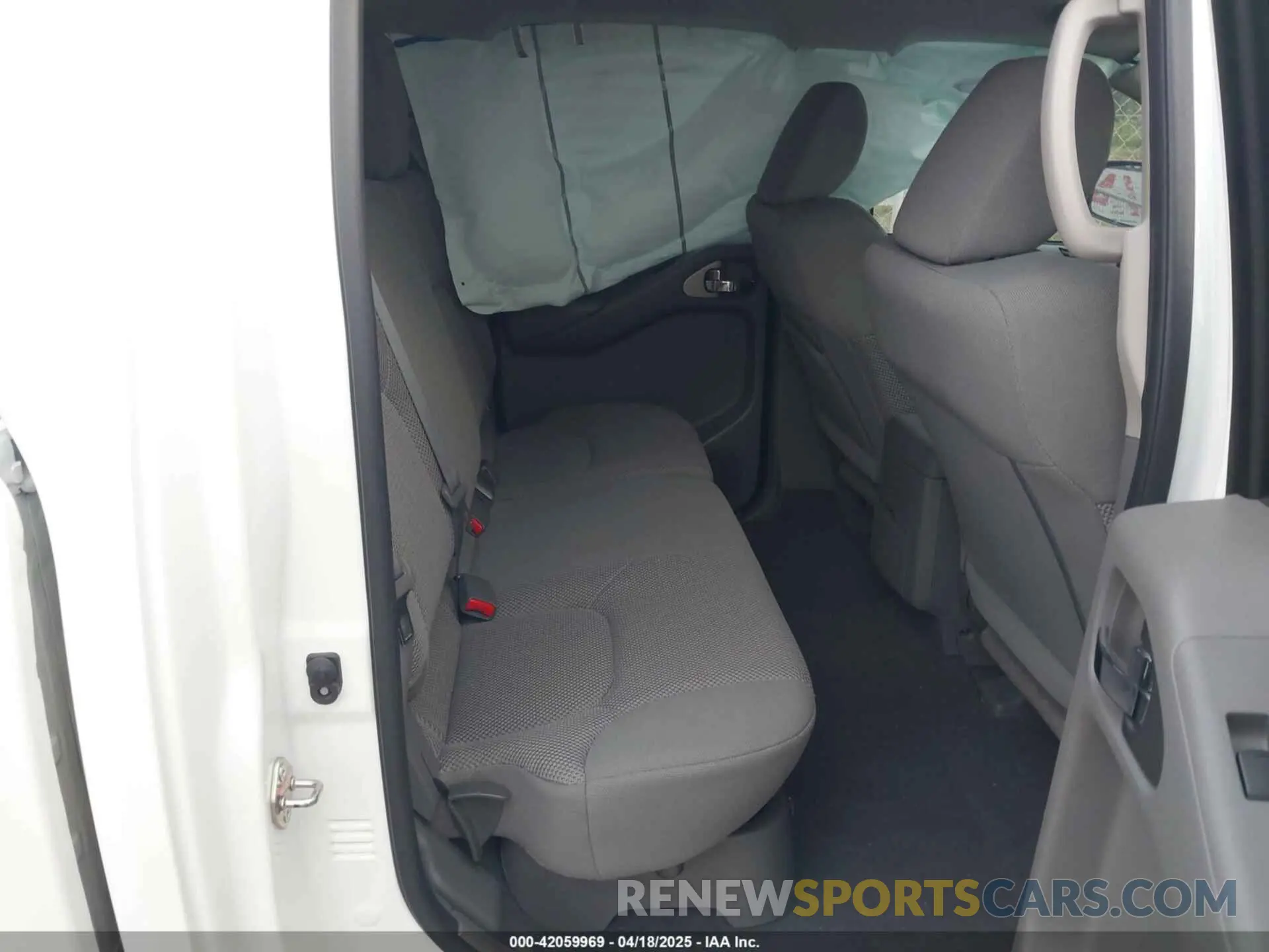 8 Photograph of a damaged car 1N6AD0ER7KN789881 NISSAN FRONTIER 2019