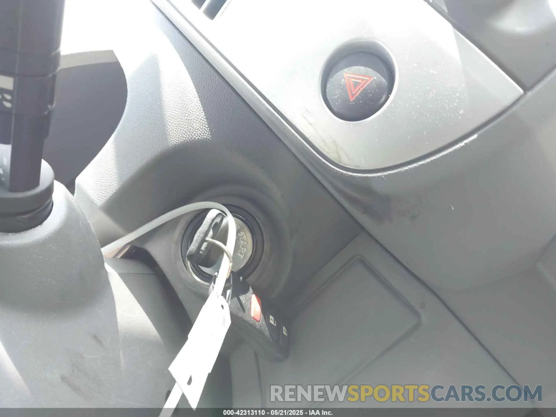 11 Photograph of a damaged car 1N6AD0ER8KN704739 NISSAN FRONTIER 2019