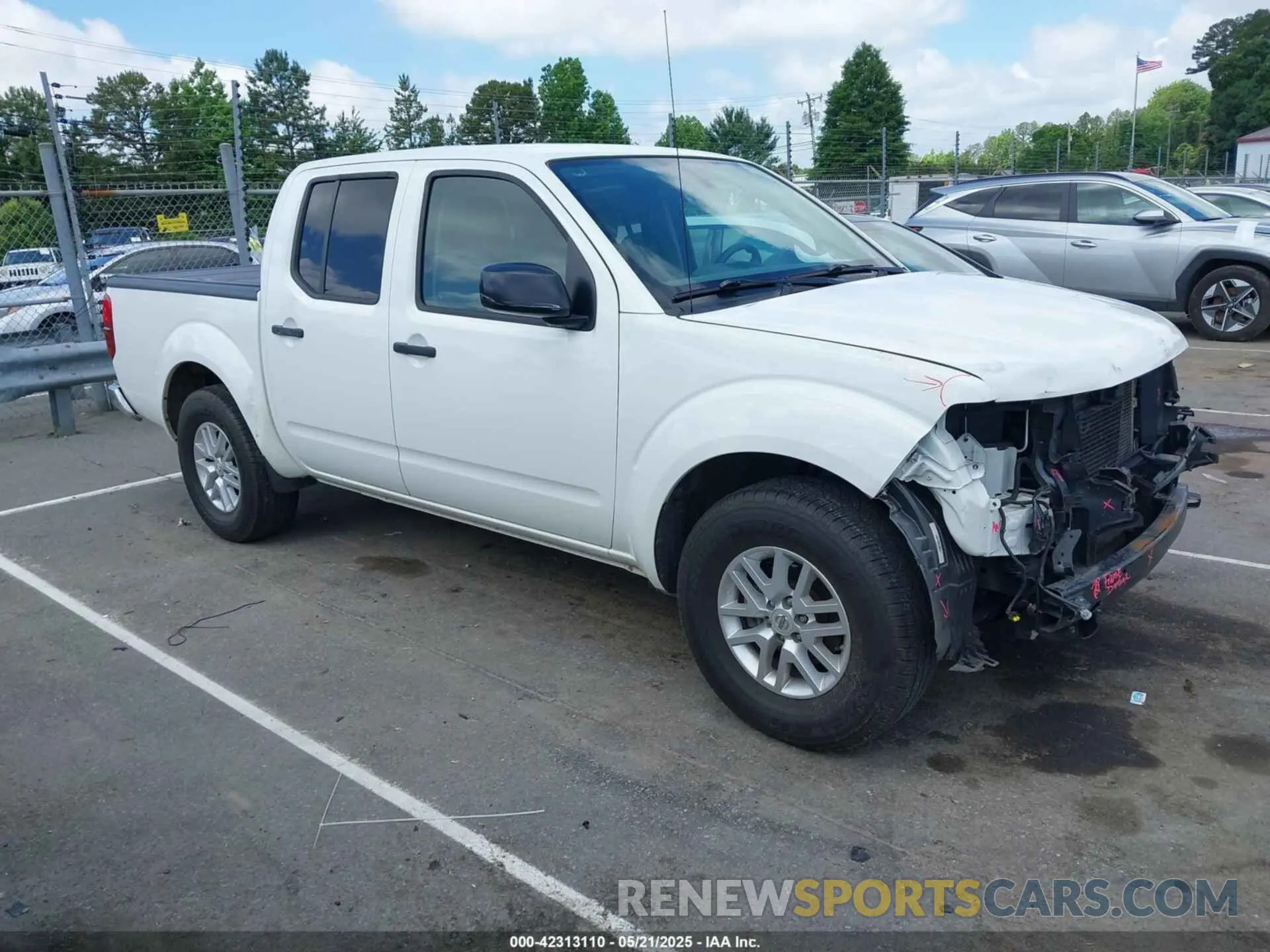 13 Photograph of a damaged car 1N6AD0ER8KN704739 NISSAN FRONTIER 2019