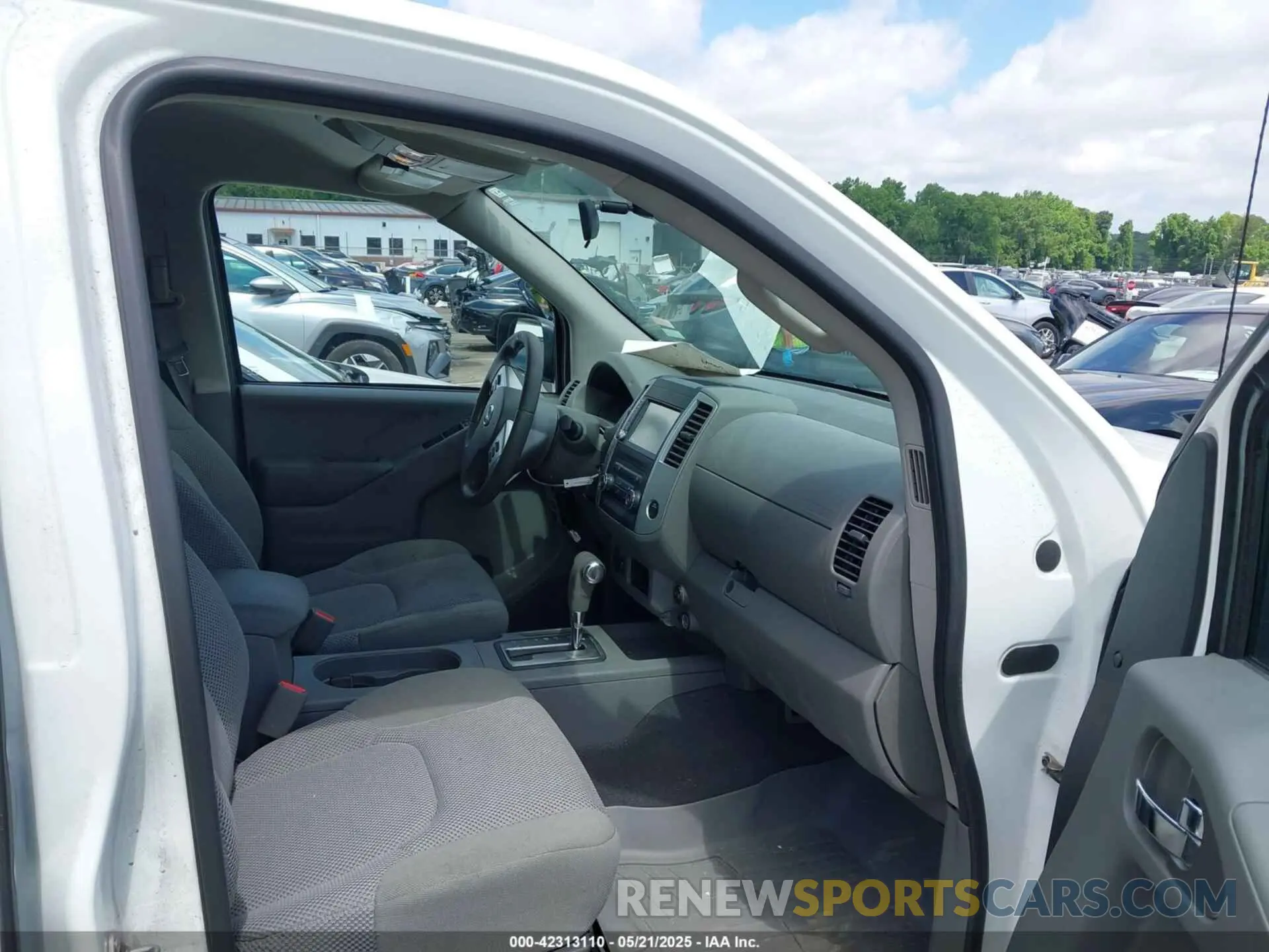 5 Photograph of a damaged car 1N6AD0ER8KN704739 NISSAN FRONTIER 2019