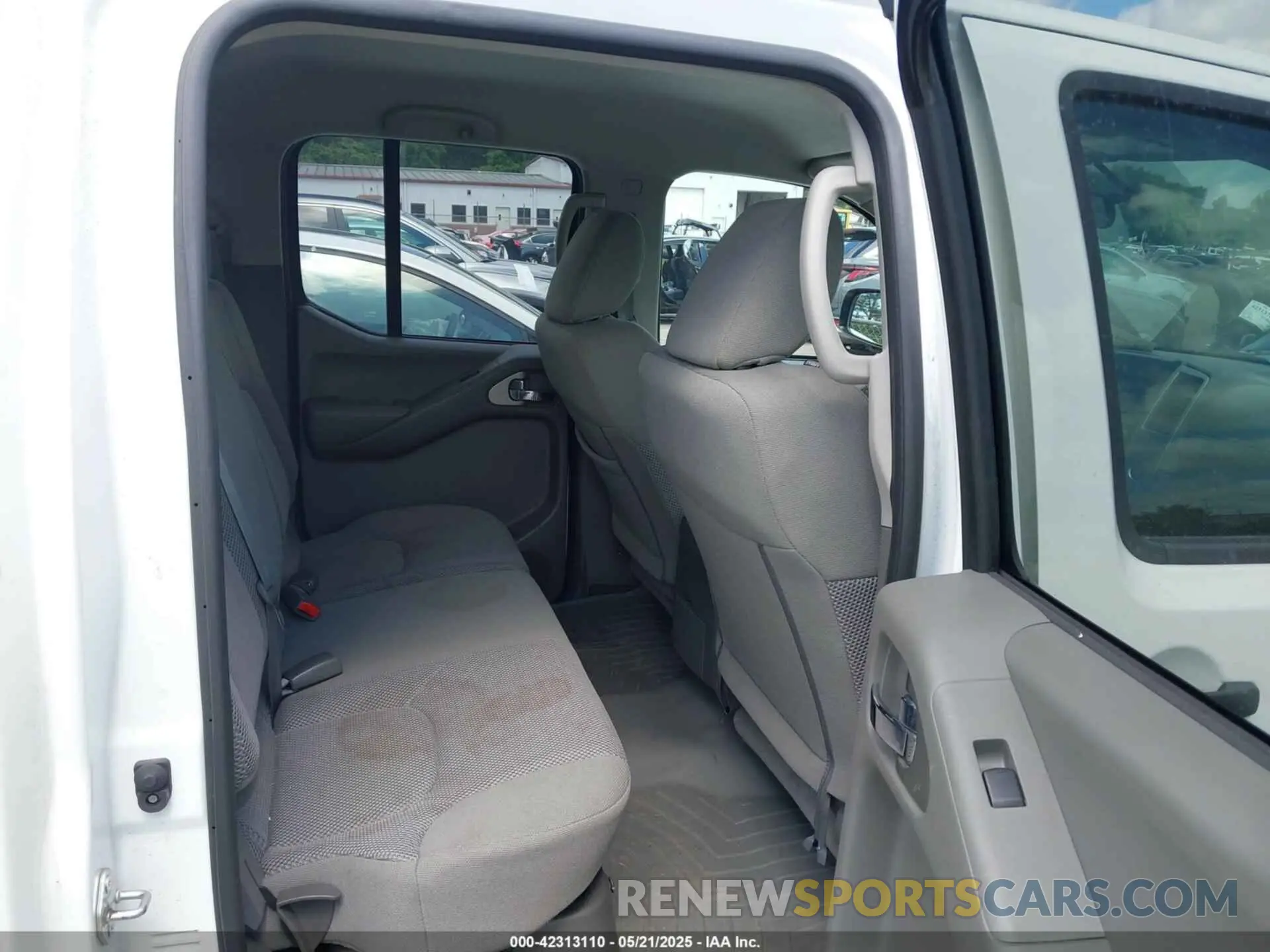 8 Photograph of a damaged car 1N6AD0ER8KN704739 NISSAN FRONTIER 2019