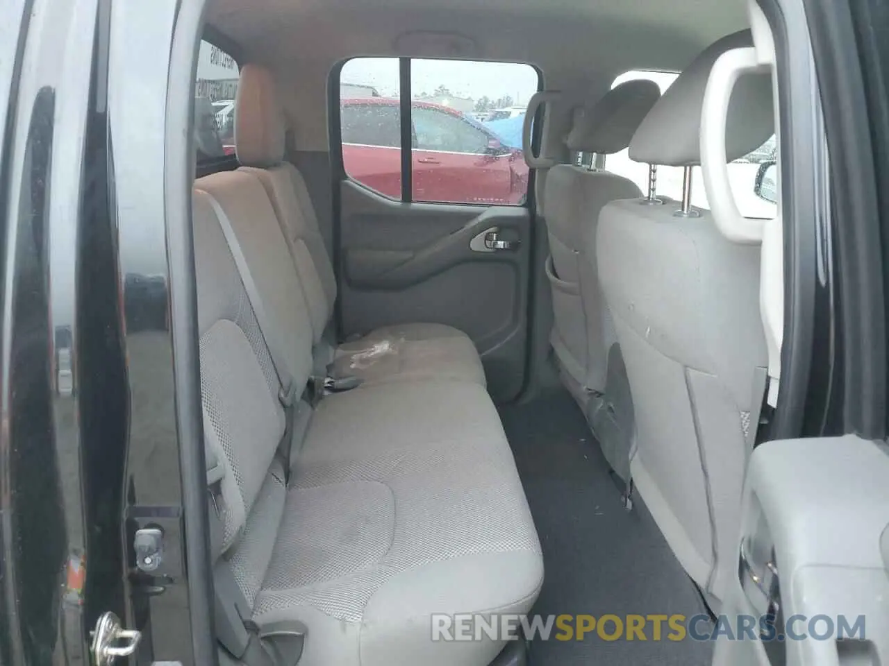 10 Photograph of a damaged car 1N6AD0ER8KN738468 NISSAN FRONTIER 2019