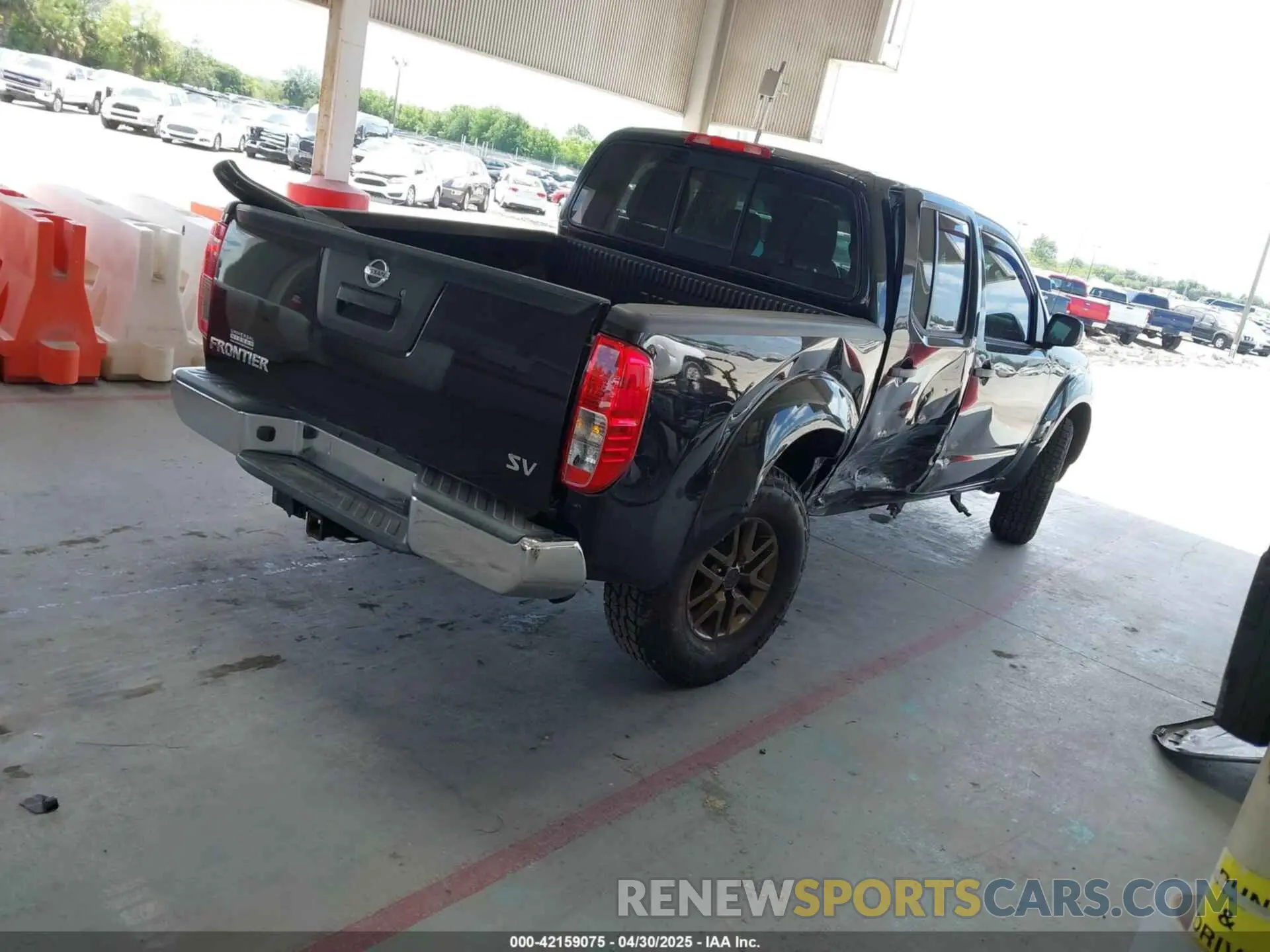 4 Photograph of a damaged car 1N6AD0ER8KN796998 NISSAN FRONTIER 2019