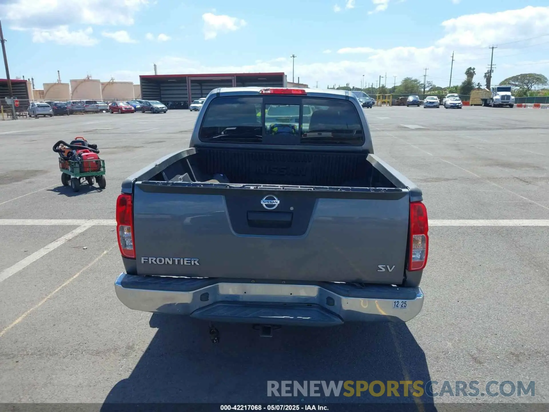 17 Photograph of a damaged car 1N6AD0ER8KN873773 NISSAN FRONTIER 2019