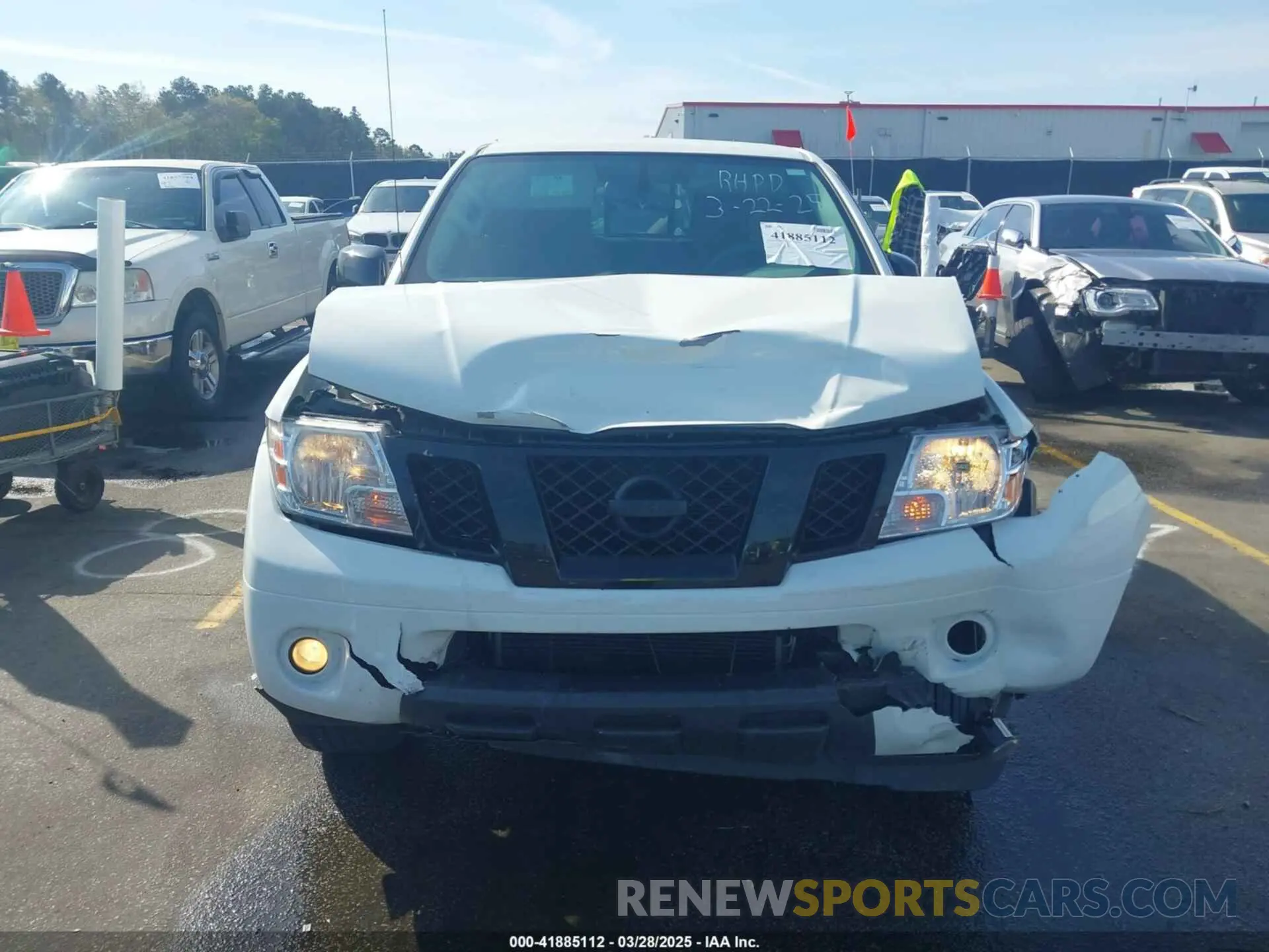 12 Photograph of a damaged car 1N6AD0ER9KN715684 NISSAN FRONTIER 2019
