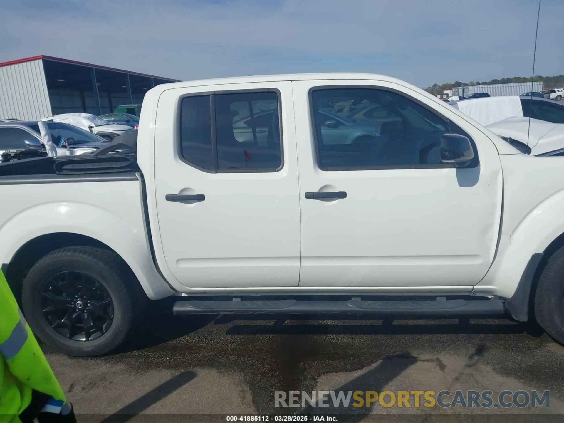 13 Photograph of a damaged car 1N6AD0ER9KN715684 NISSAN FRONTIER 2019