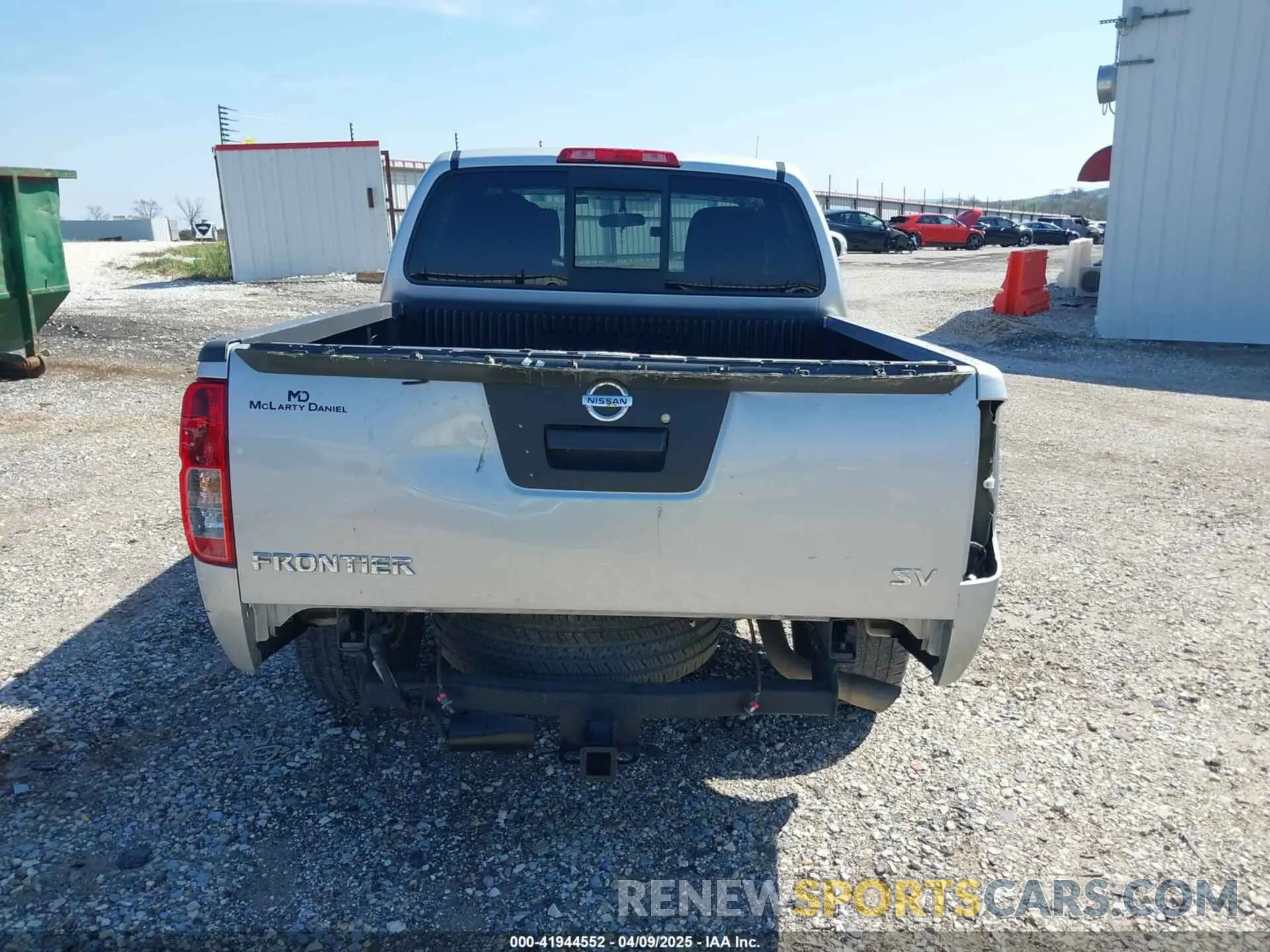 17 Photograph of a damaged car 1N6AD0ER9KN726166 NISSAN FRONTIER 2019
