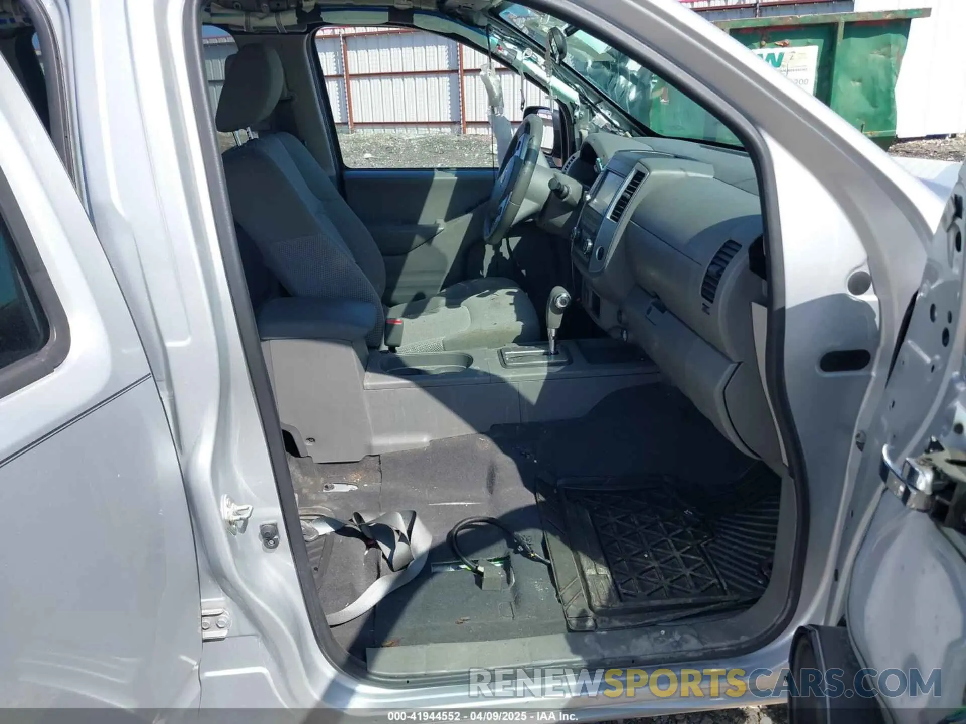 5 Photograph of a damaged car 1N6AD0ER9KN726166 NISSAN FRONTIER 2019