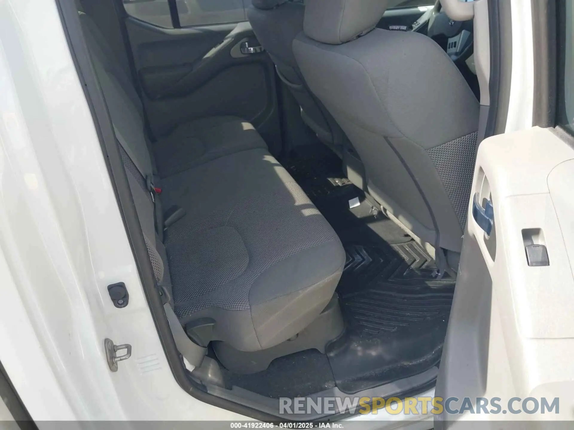8 Photograph of a damaged car 1N6AD0ER9KN776520 NISSAN FRONTIER 2019