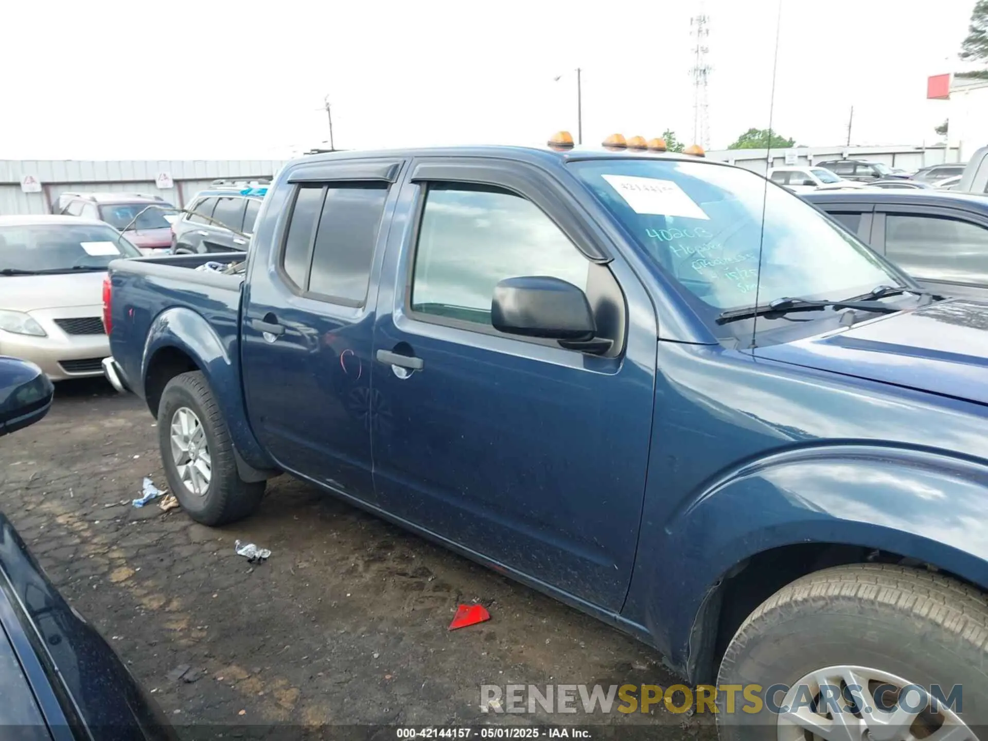 13 Photograph of a damaged car 1N6AD0ER9KN776713 NISSAN FRONTIER 2019