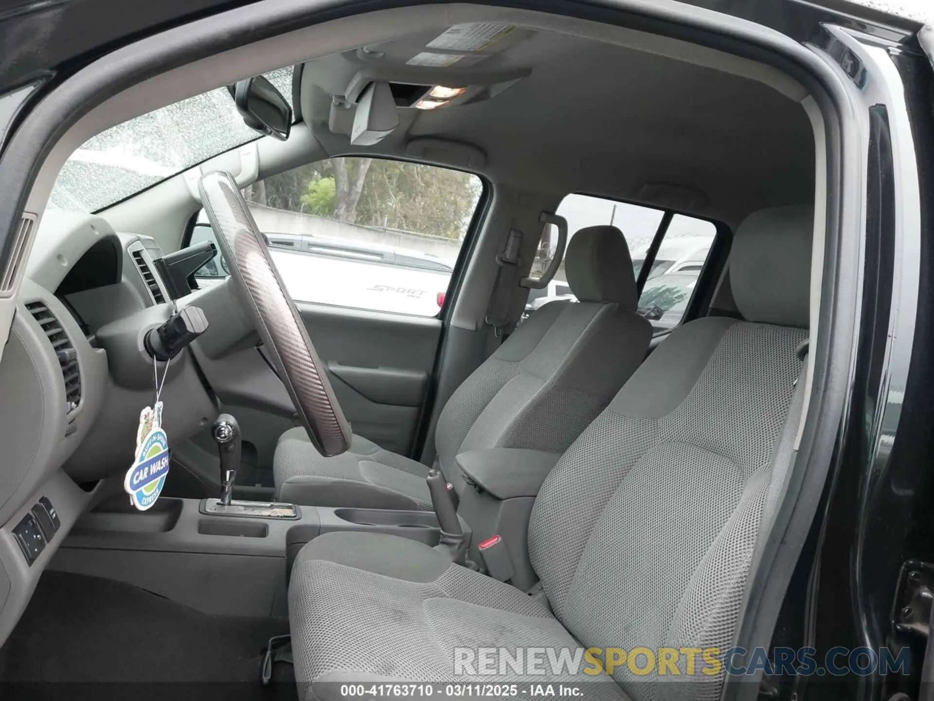 19 Photograph of a damaged car 1N6AD0ERXKN746443 NISSAN FRONTIER 2019