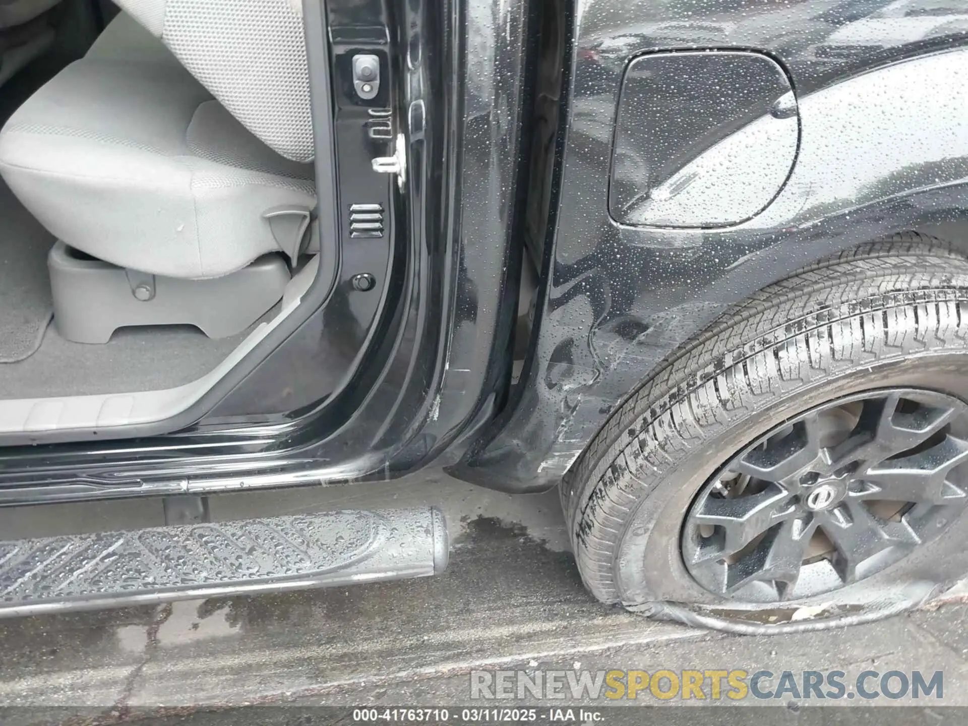 21 Photograph of a damaged car 1N6AD0ERXKN746443 NISSAN FRONTIER 2019