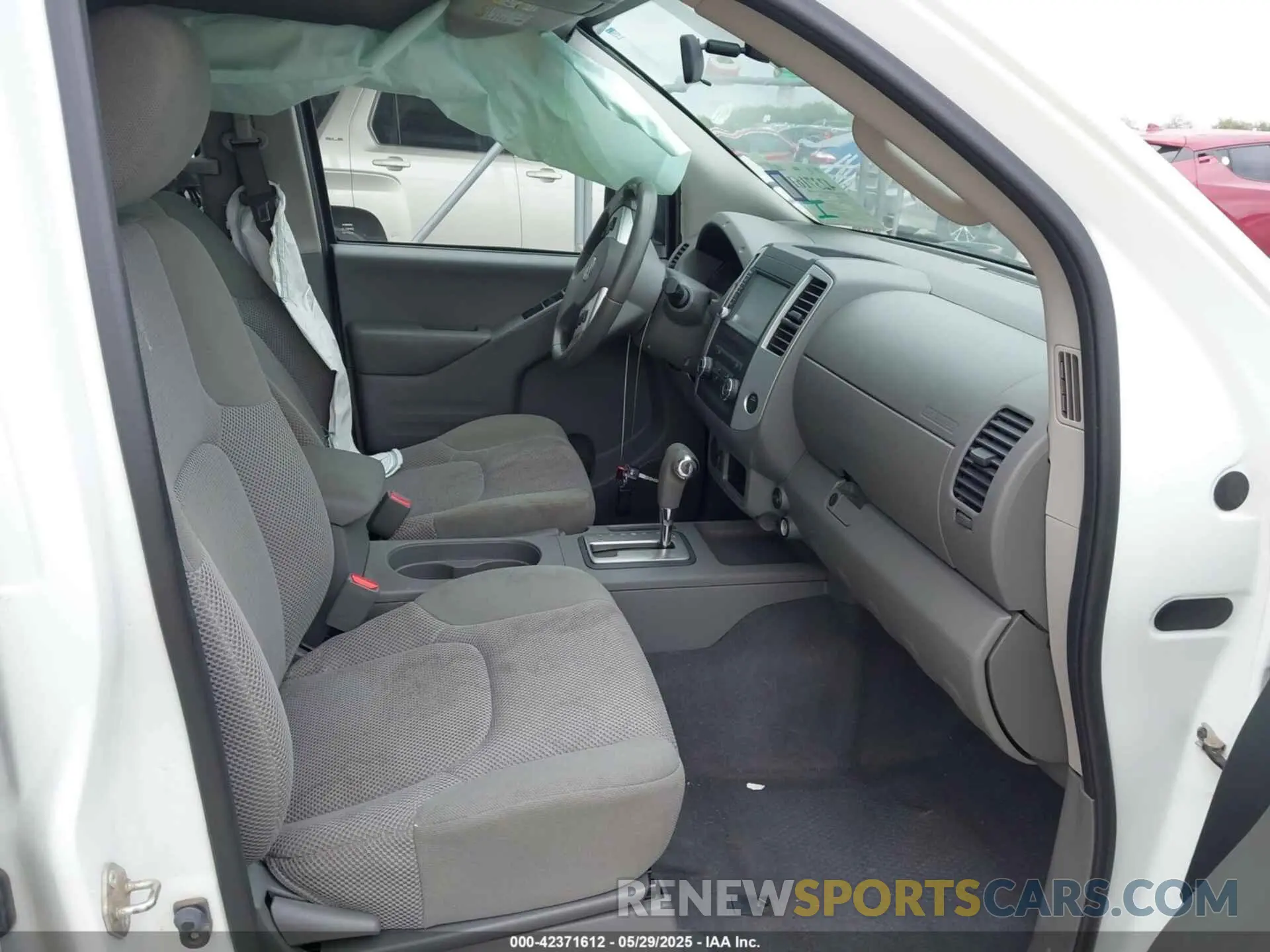 5 Photograph of a damaged car 1N6AD0ERXKN787381 NISSAN FRONTIER 2019