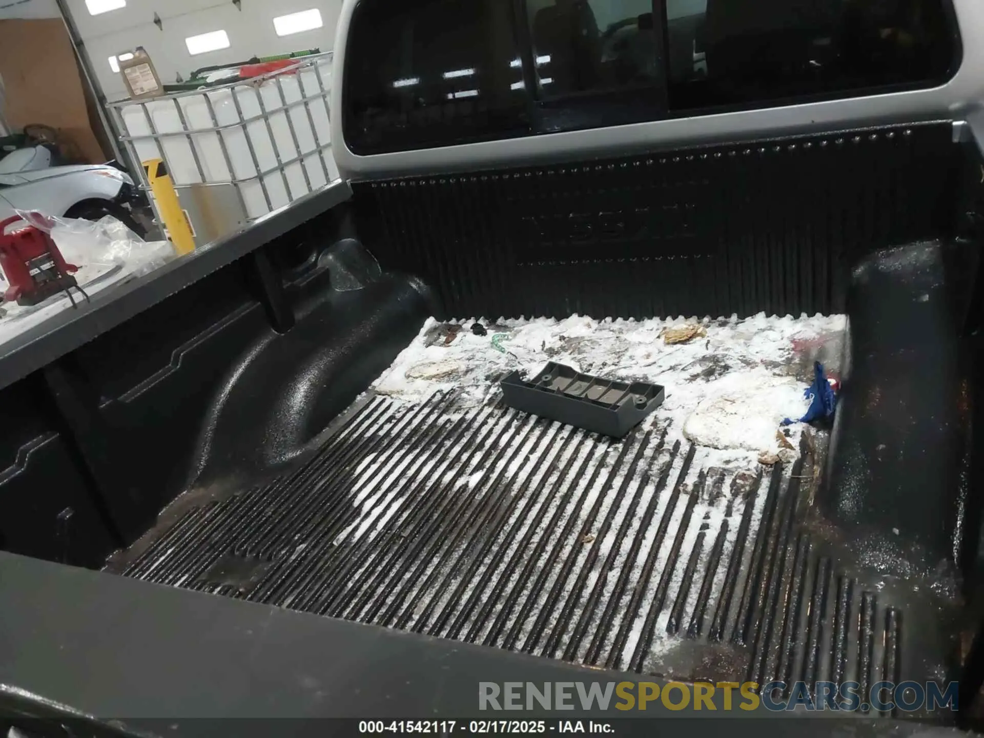 12 Photograph of a damaged car 1N6AD0EV0KN710189 NISSAN FRONTIER 2019