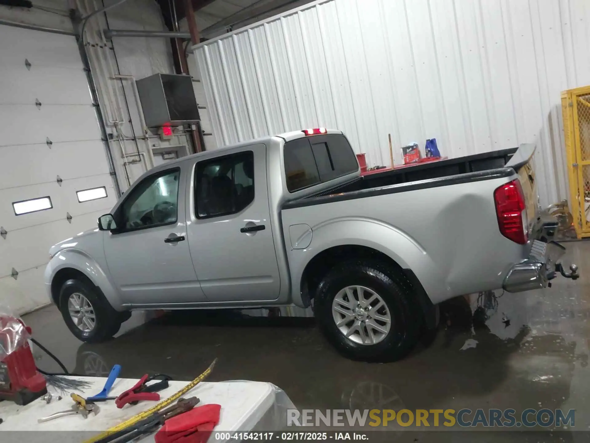 15 Photograph of a damaged car 1N6AD0EV0KN710189 NISSAN FRONTIER 2019