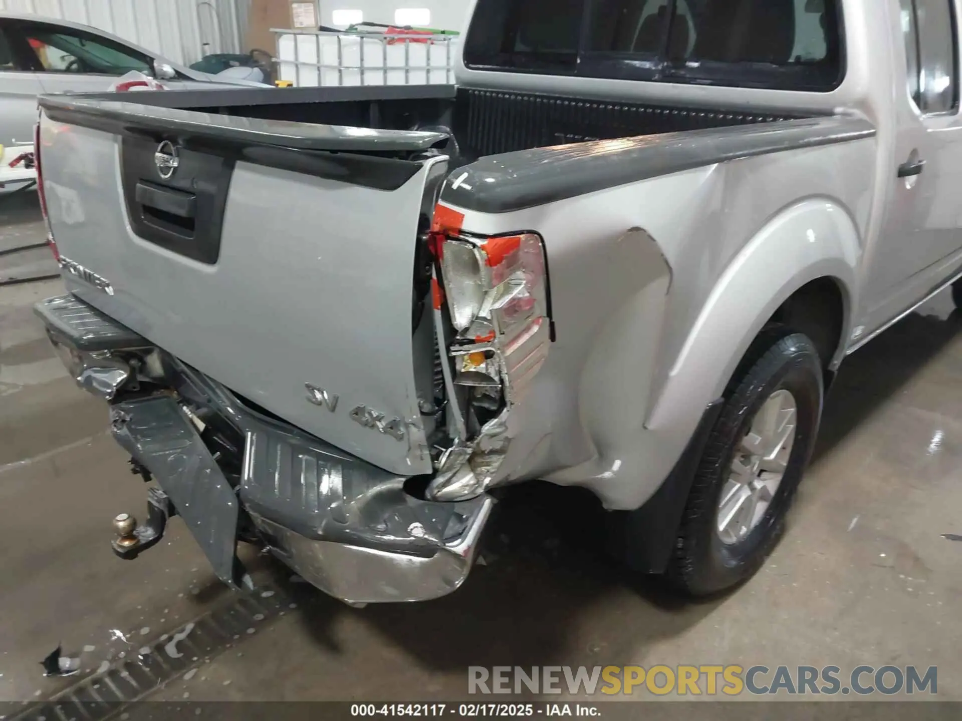 18 Photograph of a damaged car 1N6AD0EV0KN710189 NISSAN FRONTIER 2019