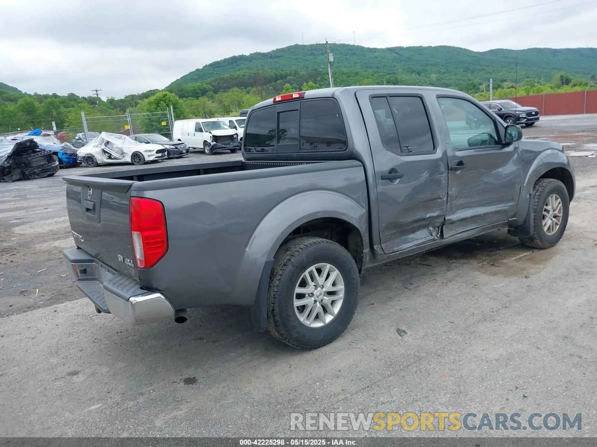 4 Photograph of a damaged car 1N6AD0EV0KN713030 NISSAN FRONTIER 2019