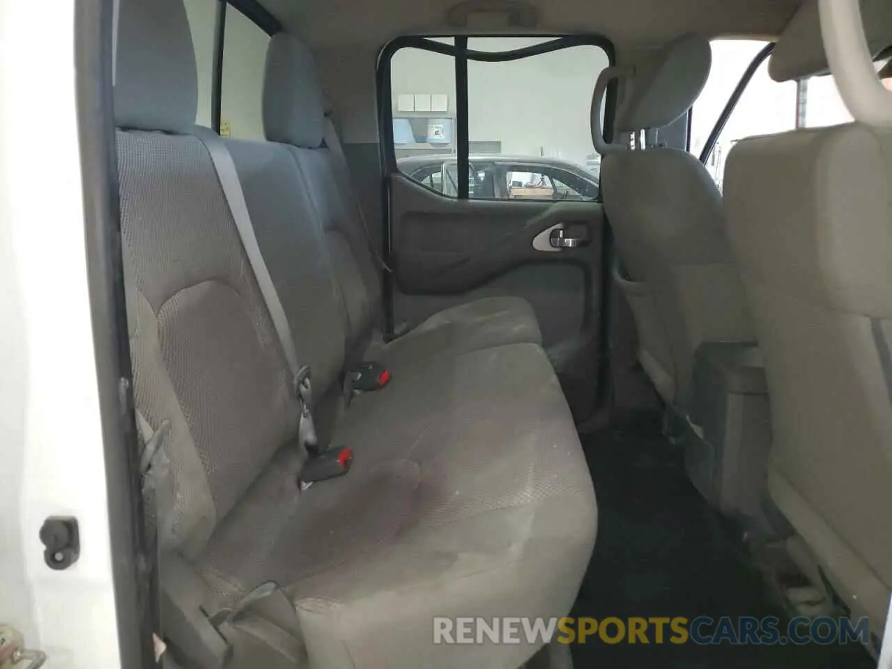 10 Photograph of a damaged car 1N6AD0EV1KN736283 NISSAN FRONTIER 2019