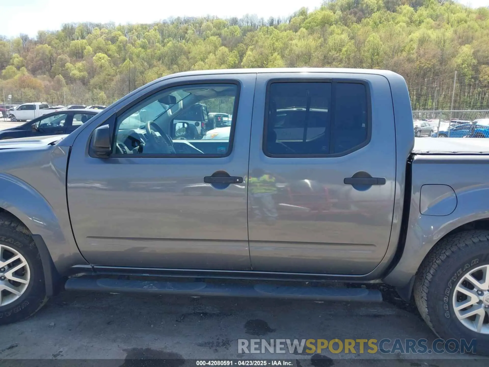14 Photograph of a damaged car 1N6AD0EV1KN759000 NISSAN FRONTIER 2019