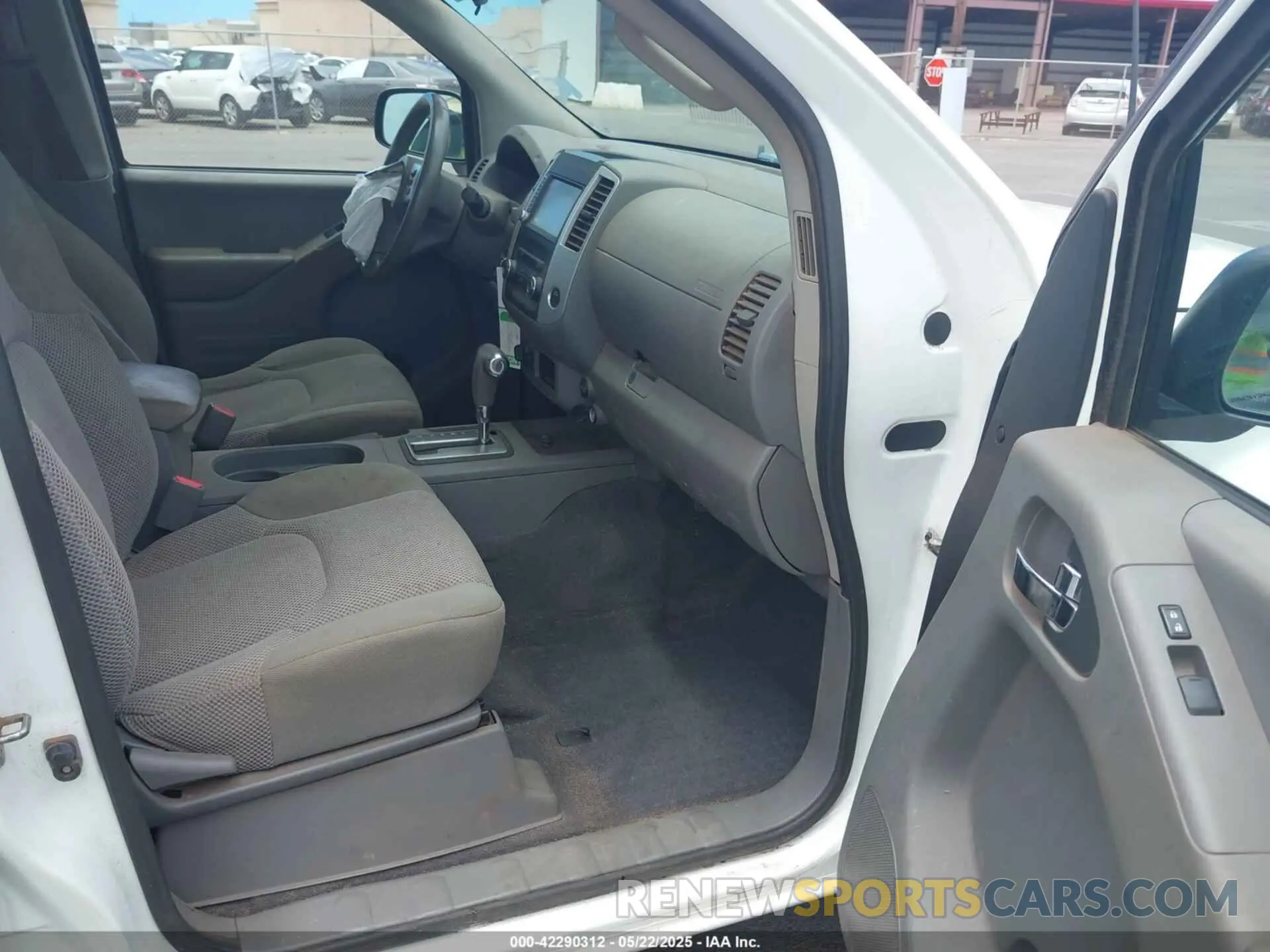 5 Photograph of a damaged car 1N6AD0EV2KN749284 NISSAN FRONTIER 2019