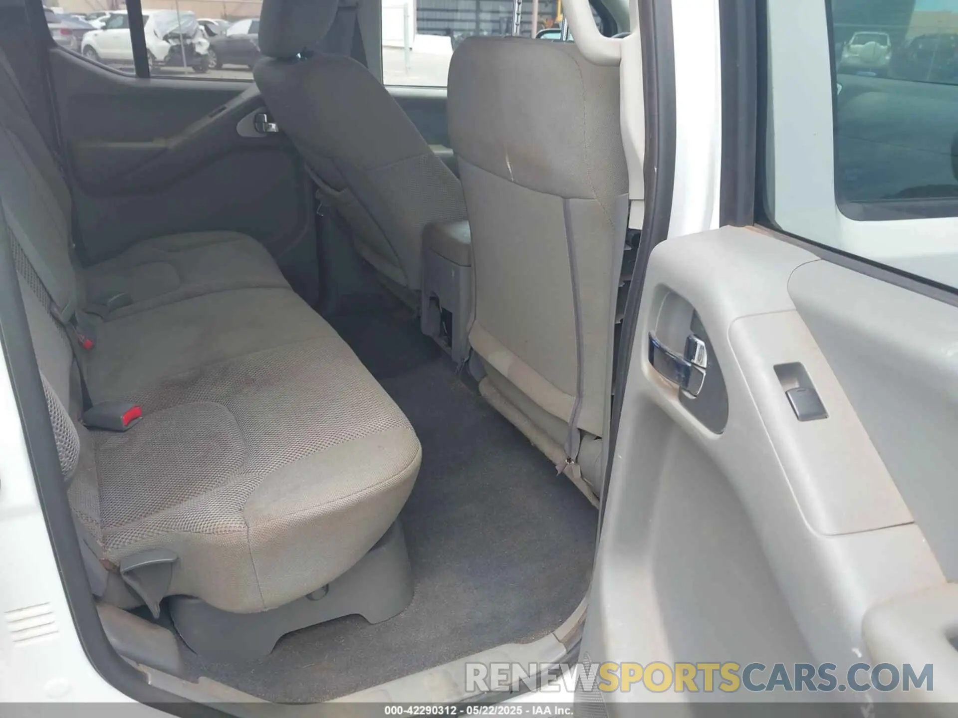 8 Photograph of a damaged car 1N6AD0EV2KN749284 NISSAN FRONTIER 2019