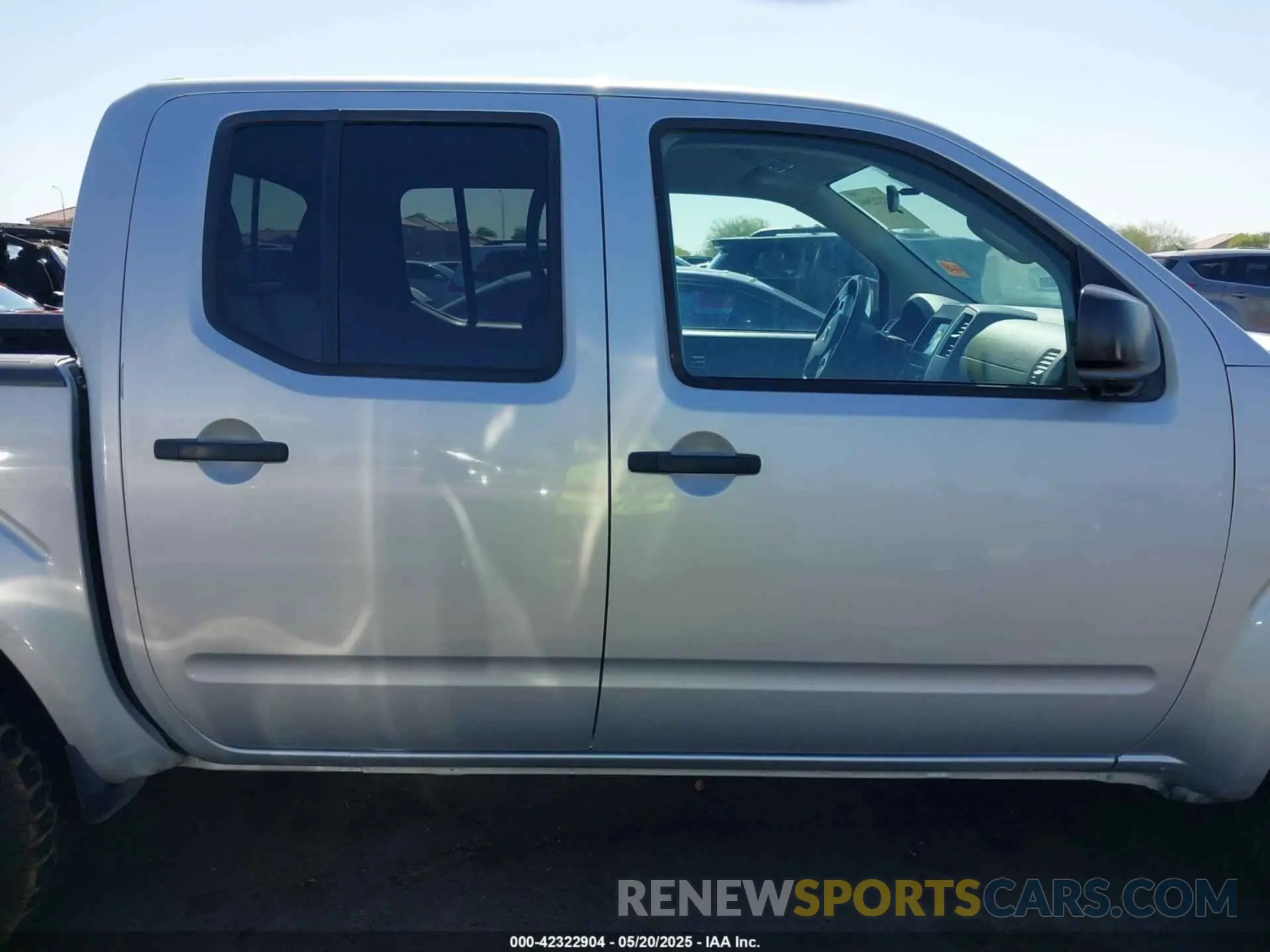 12 Photograph of a damaged car 1N6AD0EV3KN719324 NISSAN FRONTIER 2019