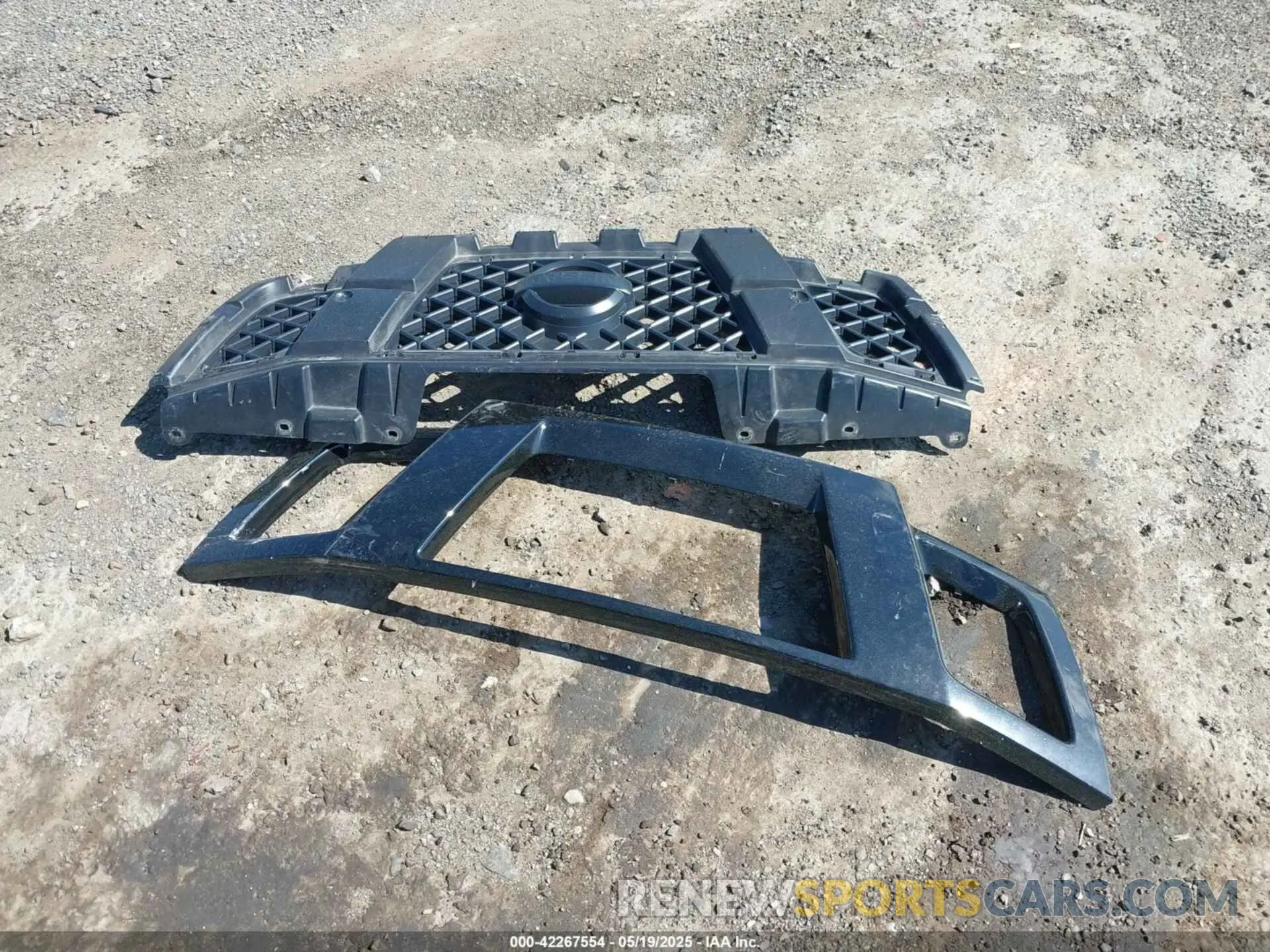 12 Photograph of a damaged car 1N6AD0EV3KN734051 NISSAN FRONTIER 2019