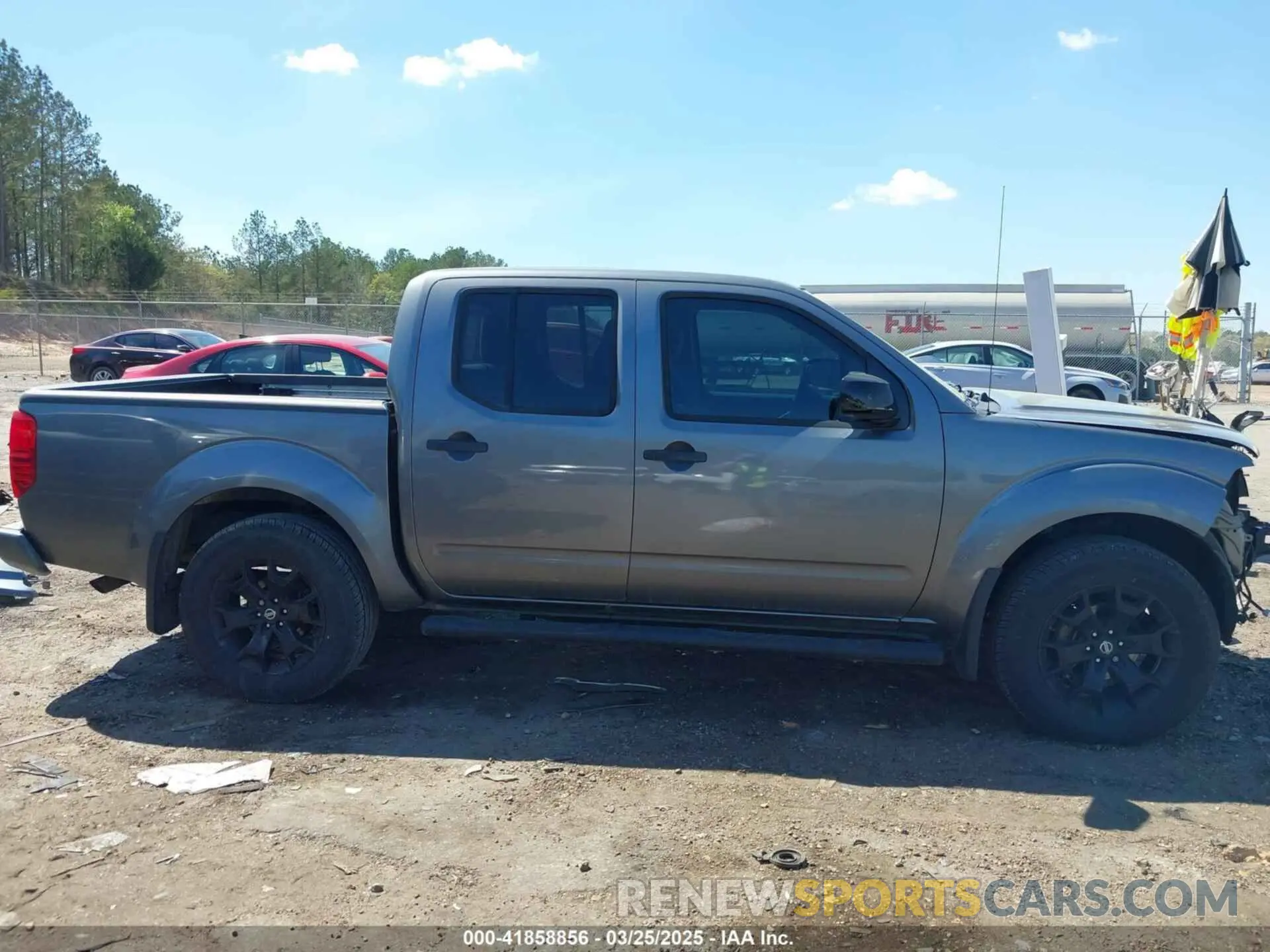 14 Photograph of a damaged car 1N6AD0EV3KN795531 NISSAN FRONTIER 2019