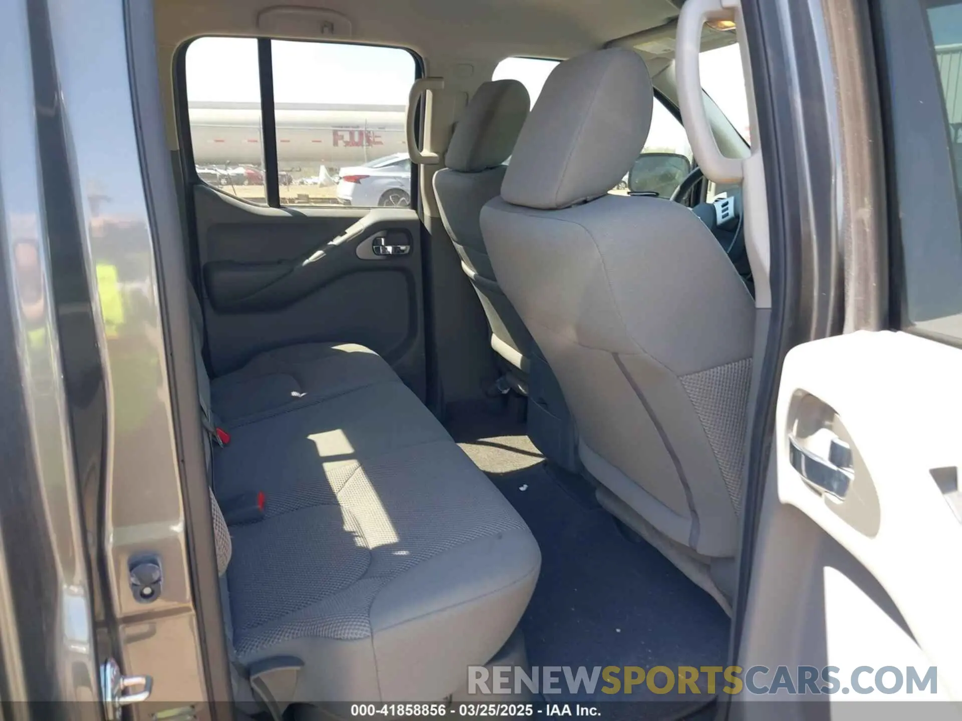 8 Photograph of a damaged car 1N6AD0EV3KN795531 NISSAN FRONTIER 2019