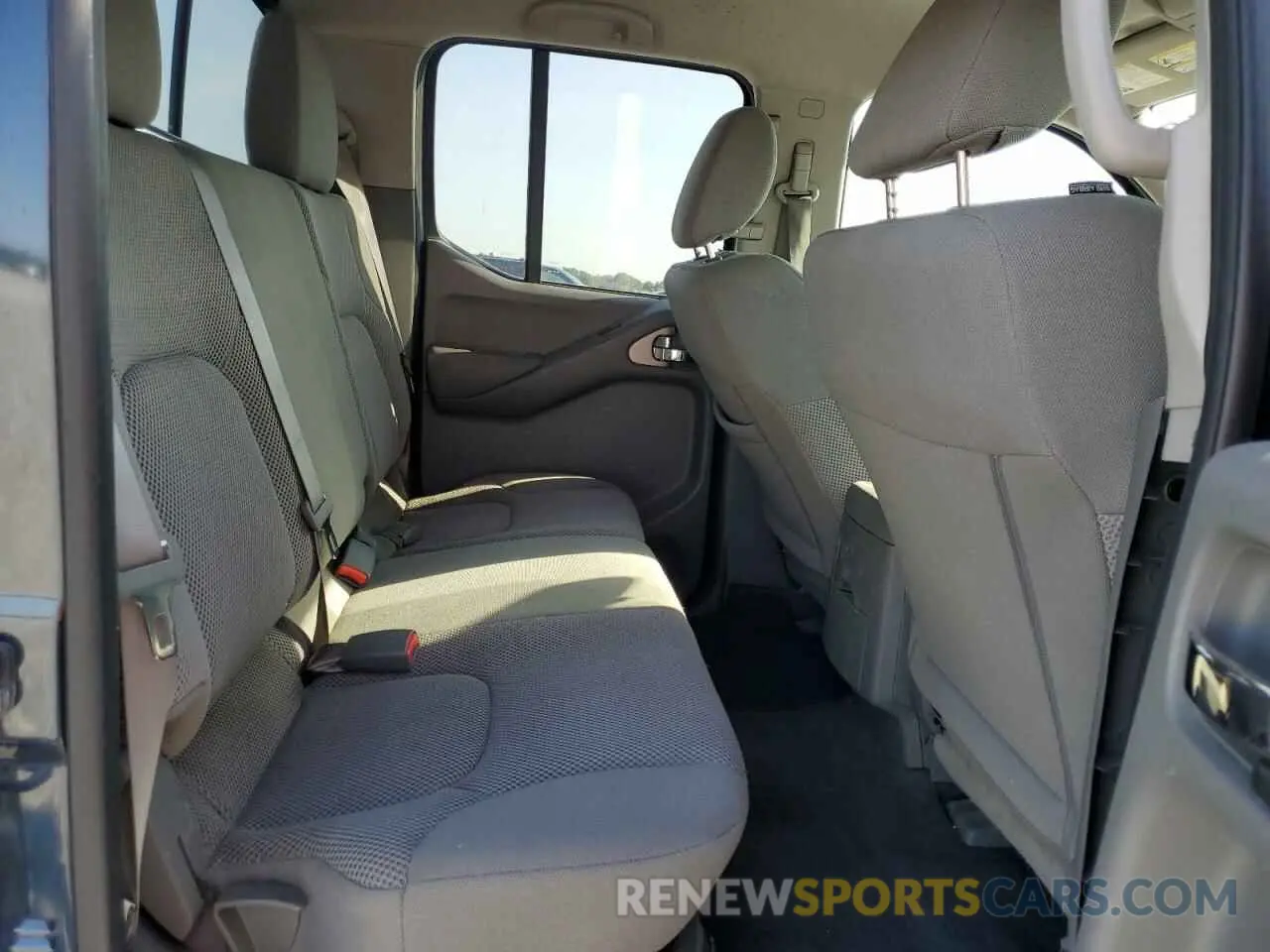 10 Photograph of a damaged car 1N6AD0EV4KN786630 NISSAN FRONTIER 2019