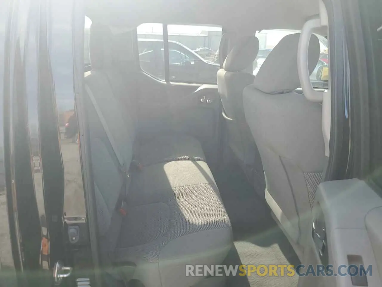 11 Photograph of a damaged car 1N6AD0EV4KN796994 NISSAN FRONTIER 2019