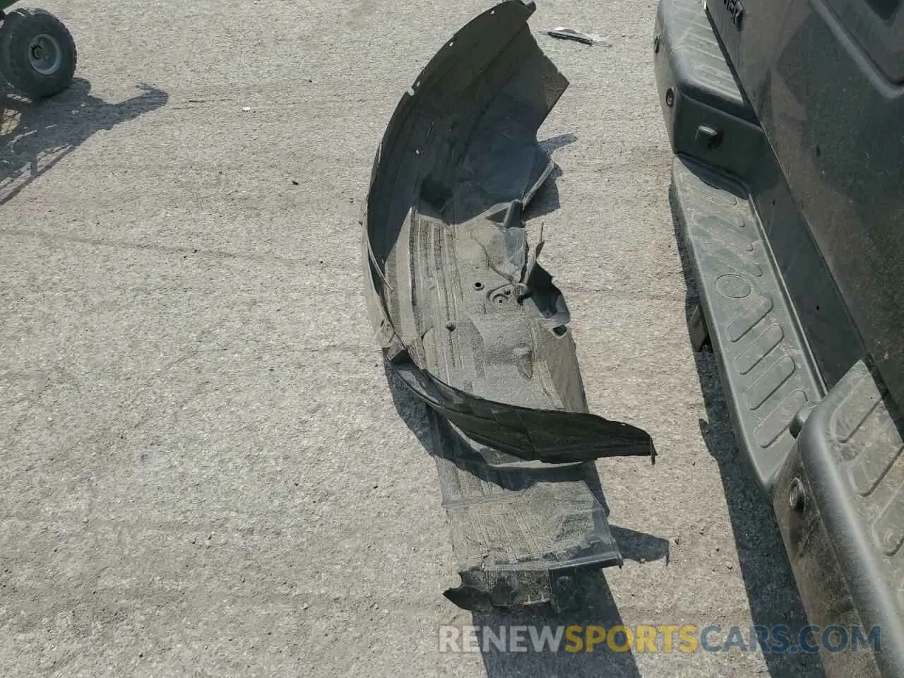 12 Photograph of a damaged car 1N6AD0EV4KN871211 NISSAN FRONTIER 2019