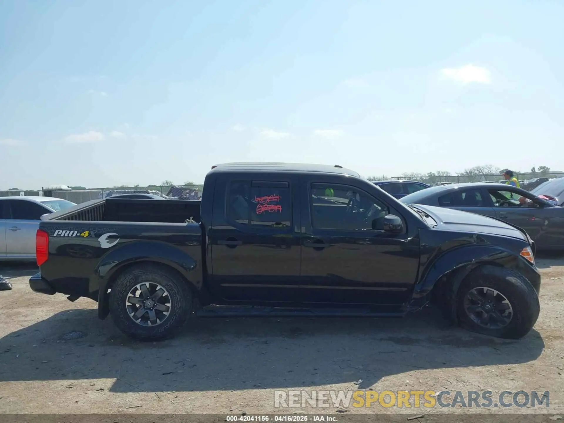 13 Photograph of a damaged car 1N6AD0EV5KN701729 NISSAN FRONTIER 2019