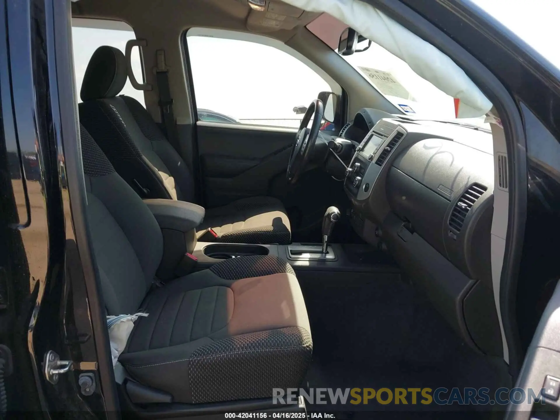 5 Photograph of a damaged car 1N6AD0EV5KN701729 NISSAN FRONTIER 2019