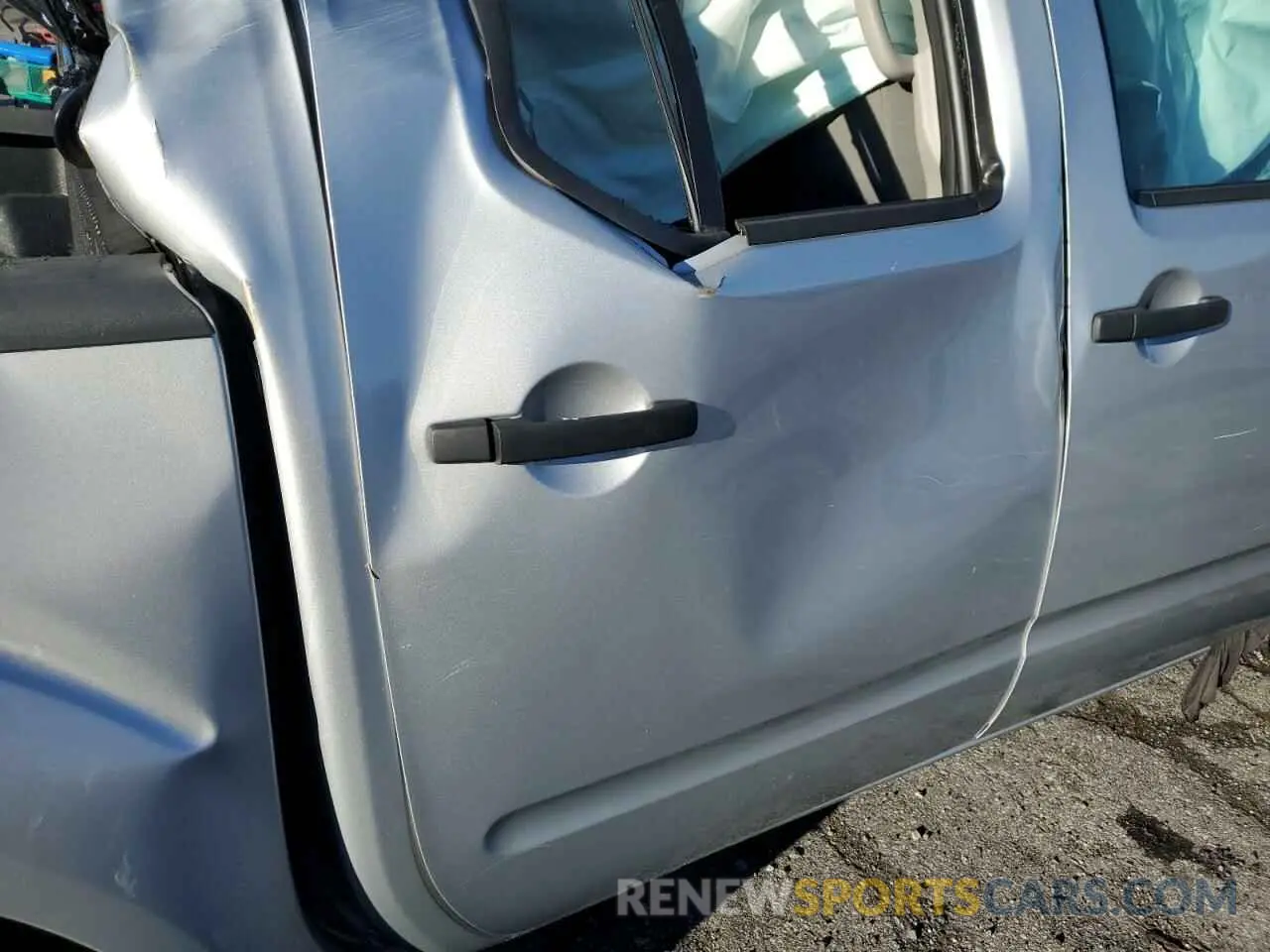 10 Photograph of a damaged car 1N6AD0EV5KN740711 NISSAN FRONTIER 2019