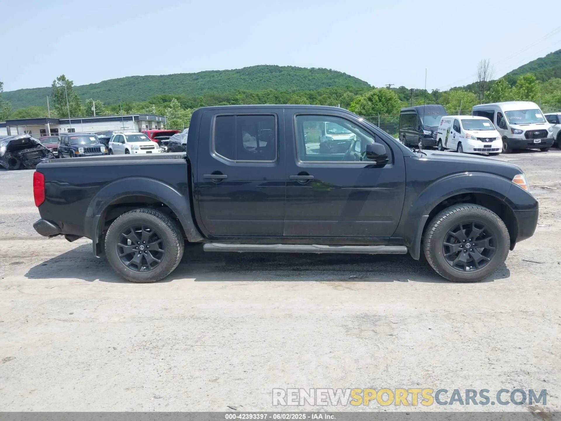 13 Photograph of a damaged car 1N6AD0EV5KN763485 NISSAN FRONTIER 2019