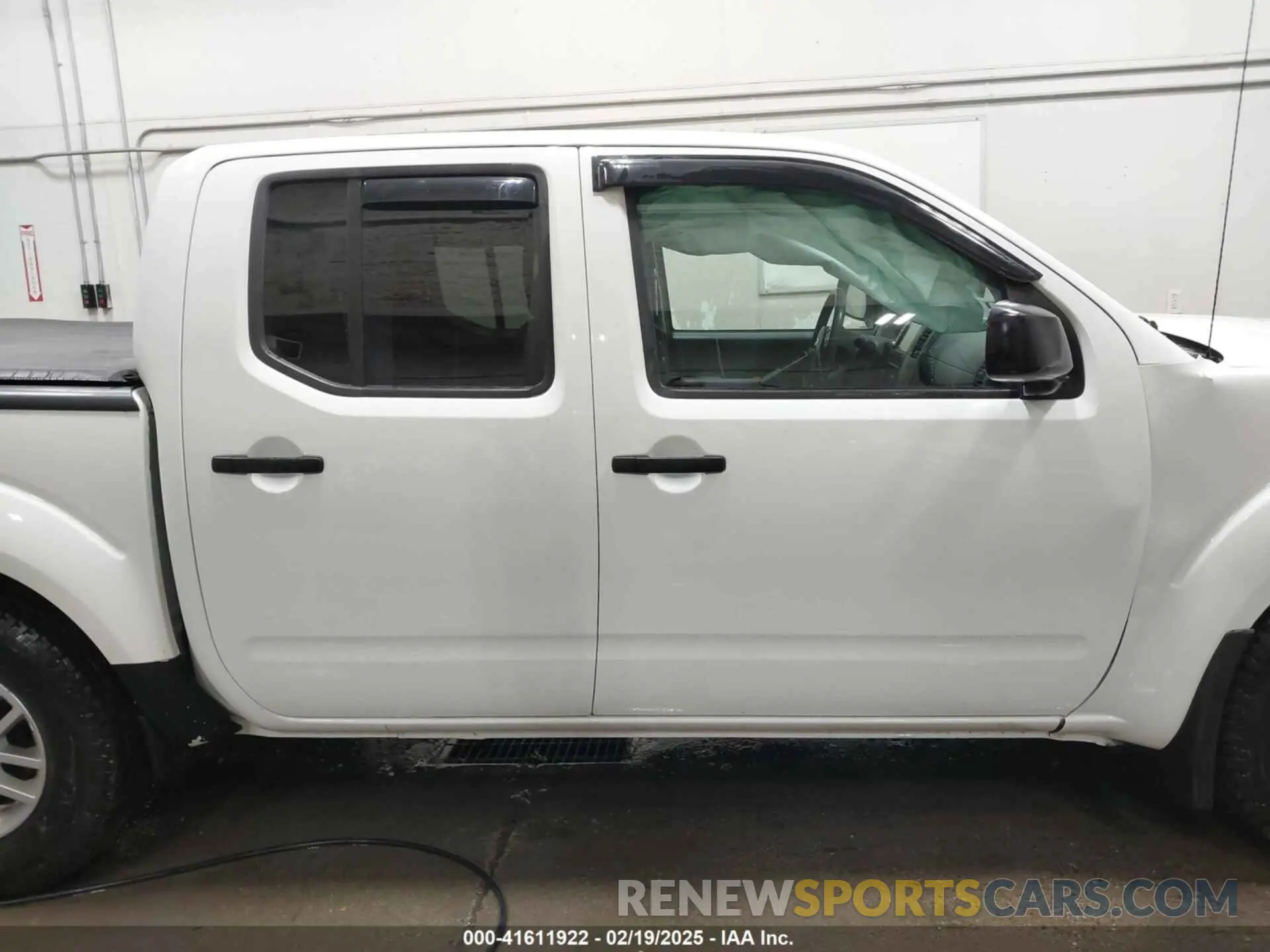 13 Photograph of a damaged car 1N6AD0EV5KN773448 NISSAN FRONTIER 2019