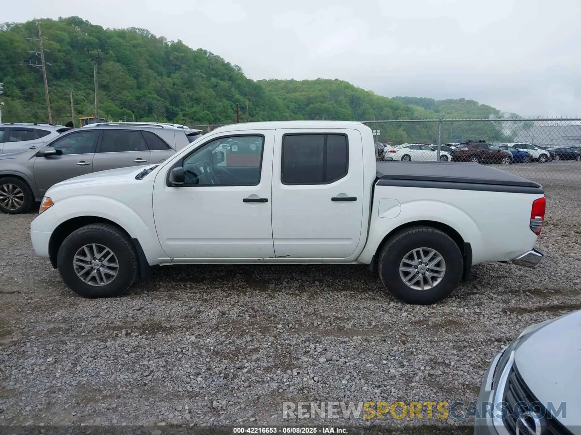 14 Photograph of a damaged car 1N6AD0EV5KN871430 NISSAN FRONTIER 2019