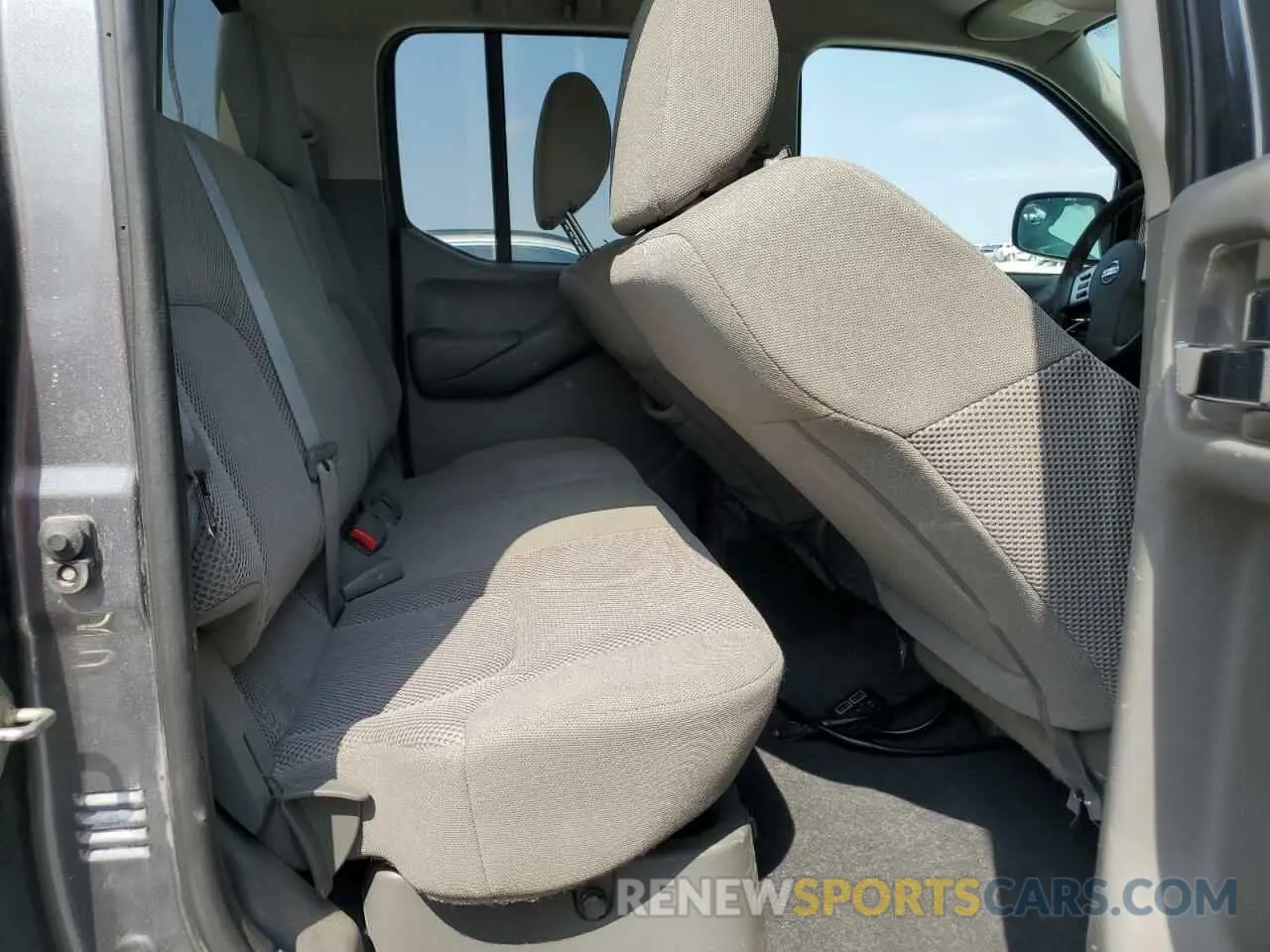 11 Photograph of a damaged car 1N6AD0EV6KN783423 NISSAN FRONTIER 2019