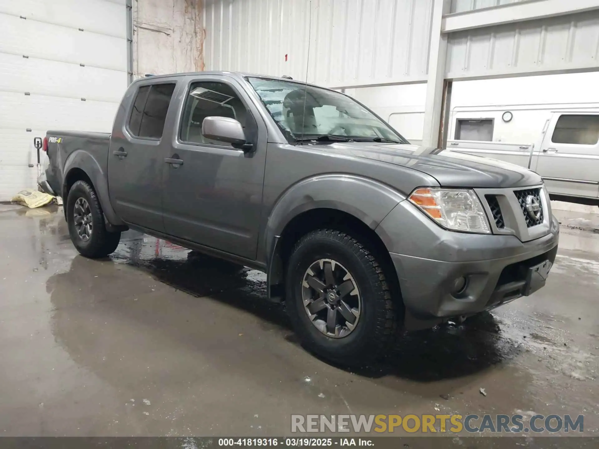 1 Photograph of a damaged car 1N6AD0EV7KN710528 NISSAN FRONTIER 2019