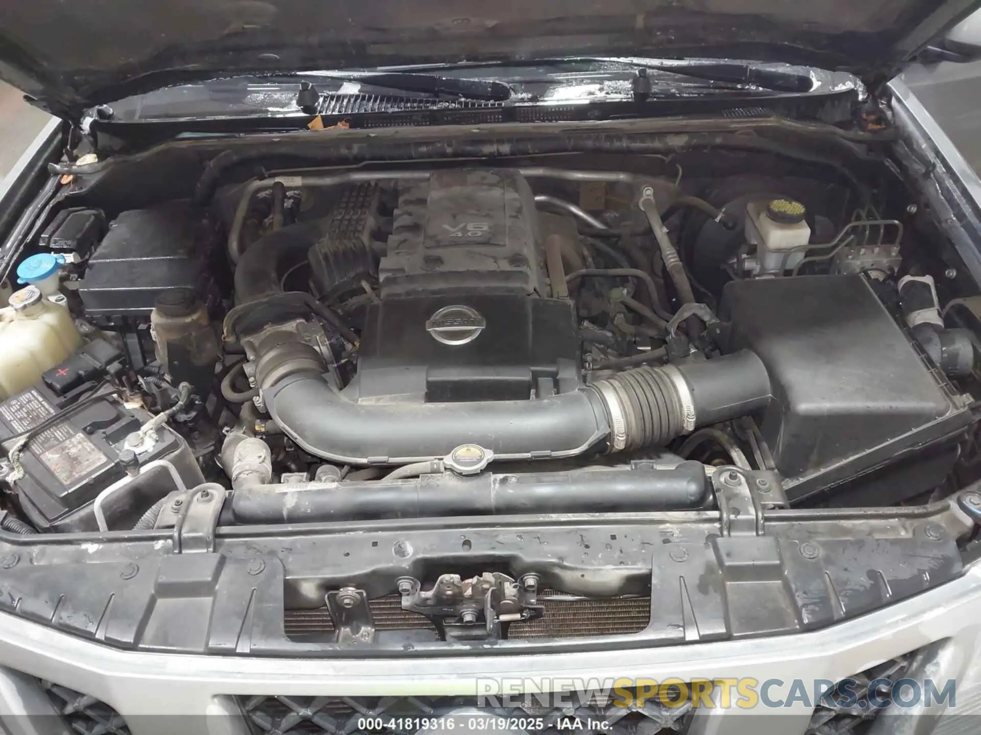 10 Photograph of a damaged car 1N6AD0EV7KN710528 NISSAN FRONTIER 2019